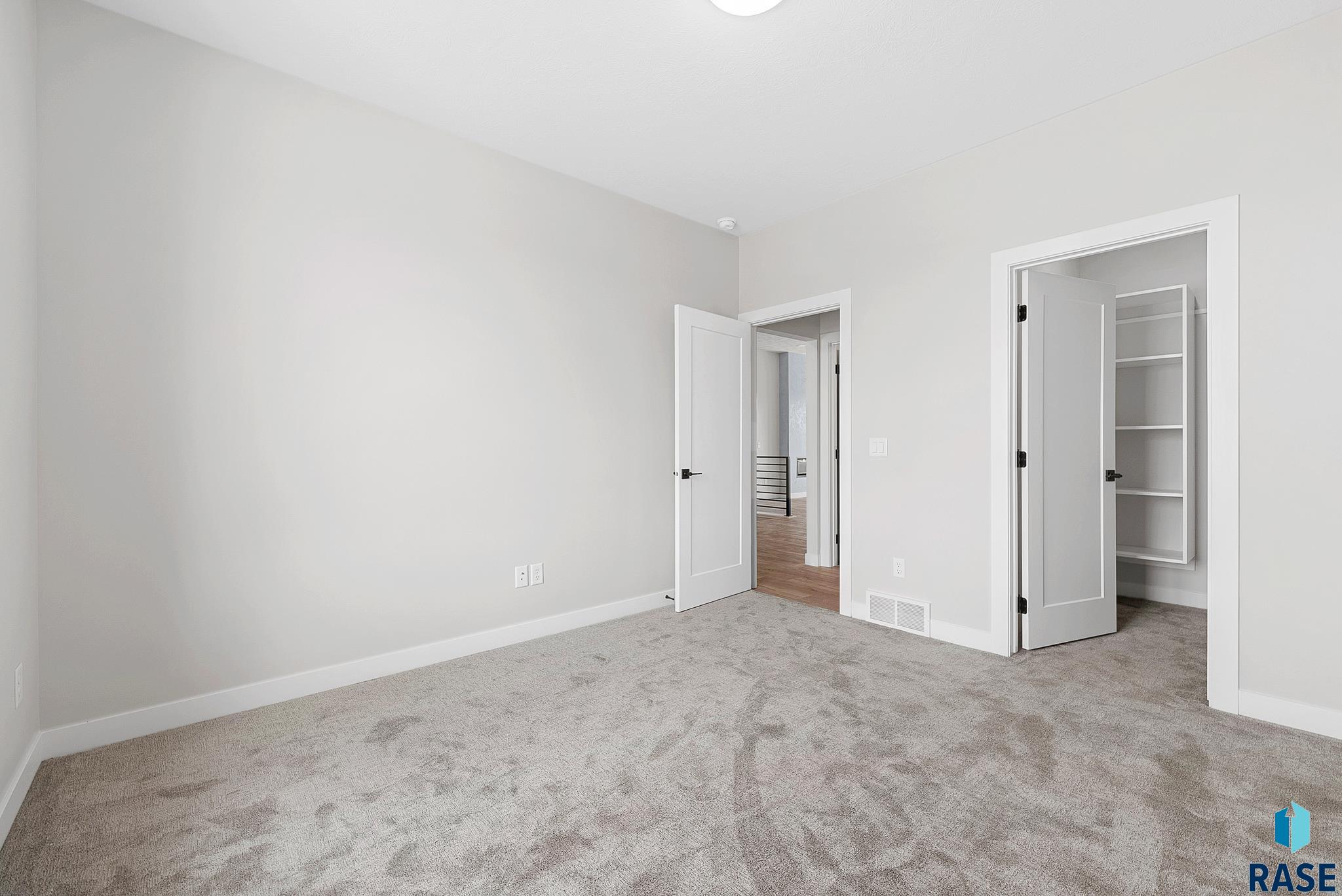 501 N Wildcat Dr Drive, Sioux Falls, New Jersey image 34