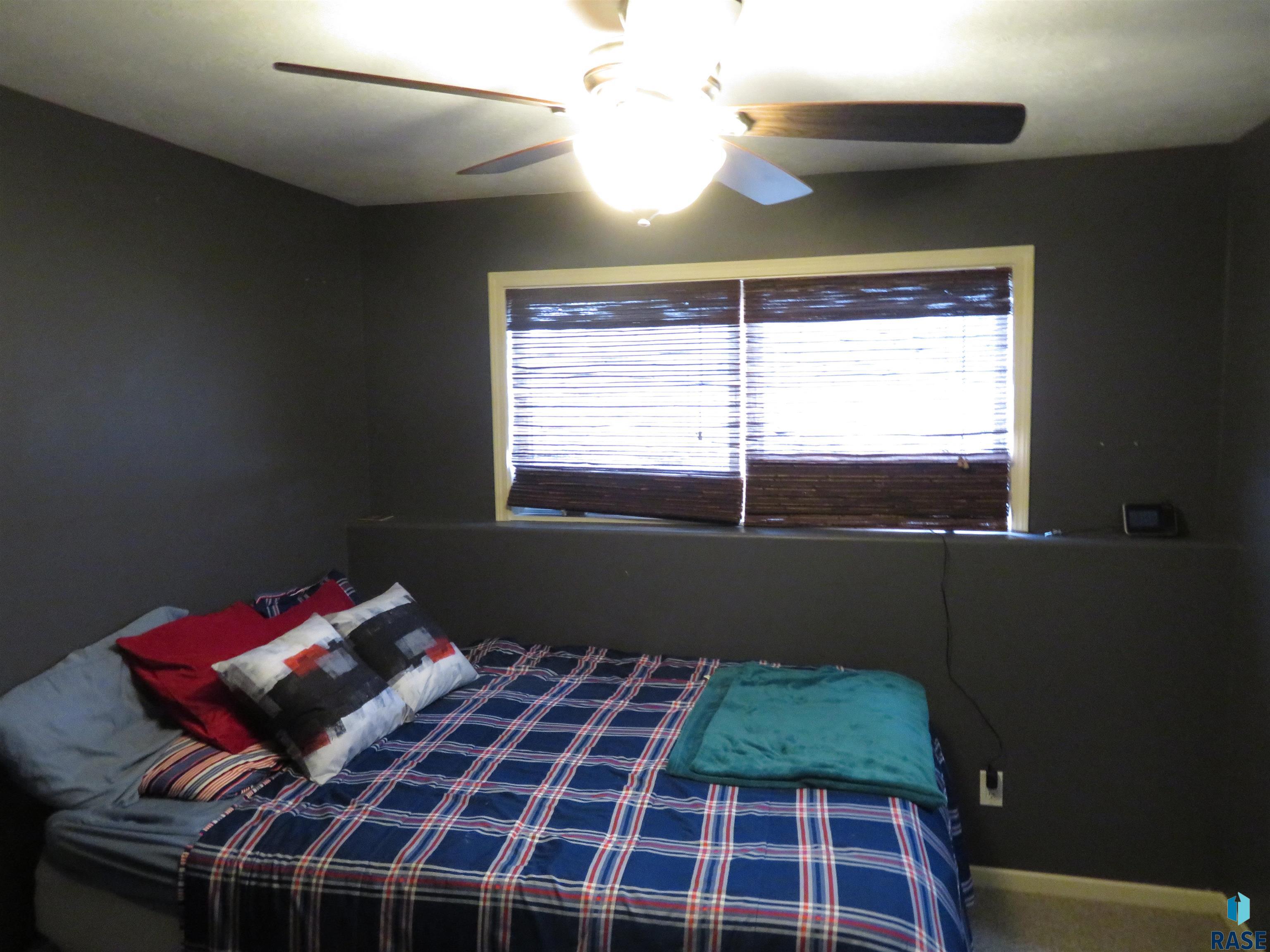 Sioux Falls, South Dakota 57106, United States, 4 Bedrooms Bedrooms, ,3 BathroomsBathrooms,Residential,Active,102933