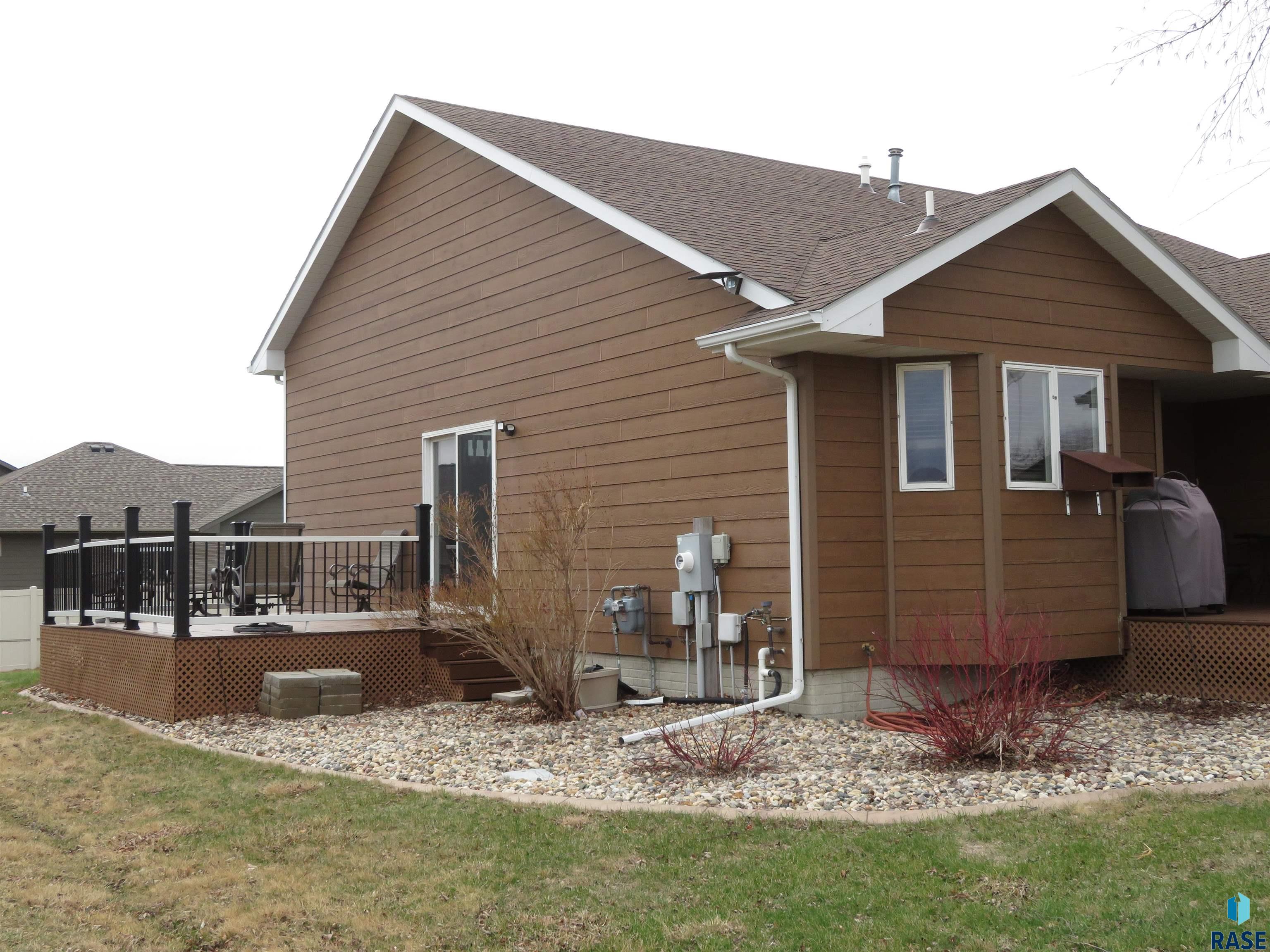 Sioux Falls, South Dakota 57106, United States, 4 Bedrooms Bedrooms, ,3 BathroomsBathrooms,Residential,Active,102933