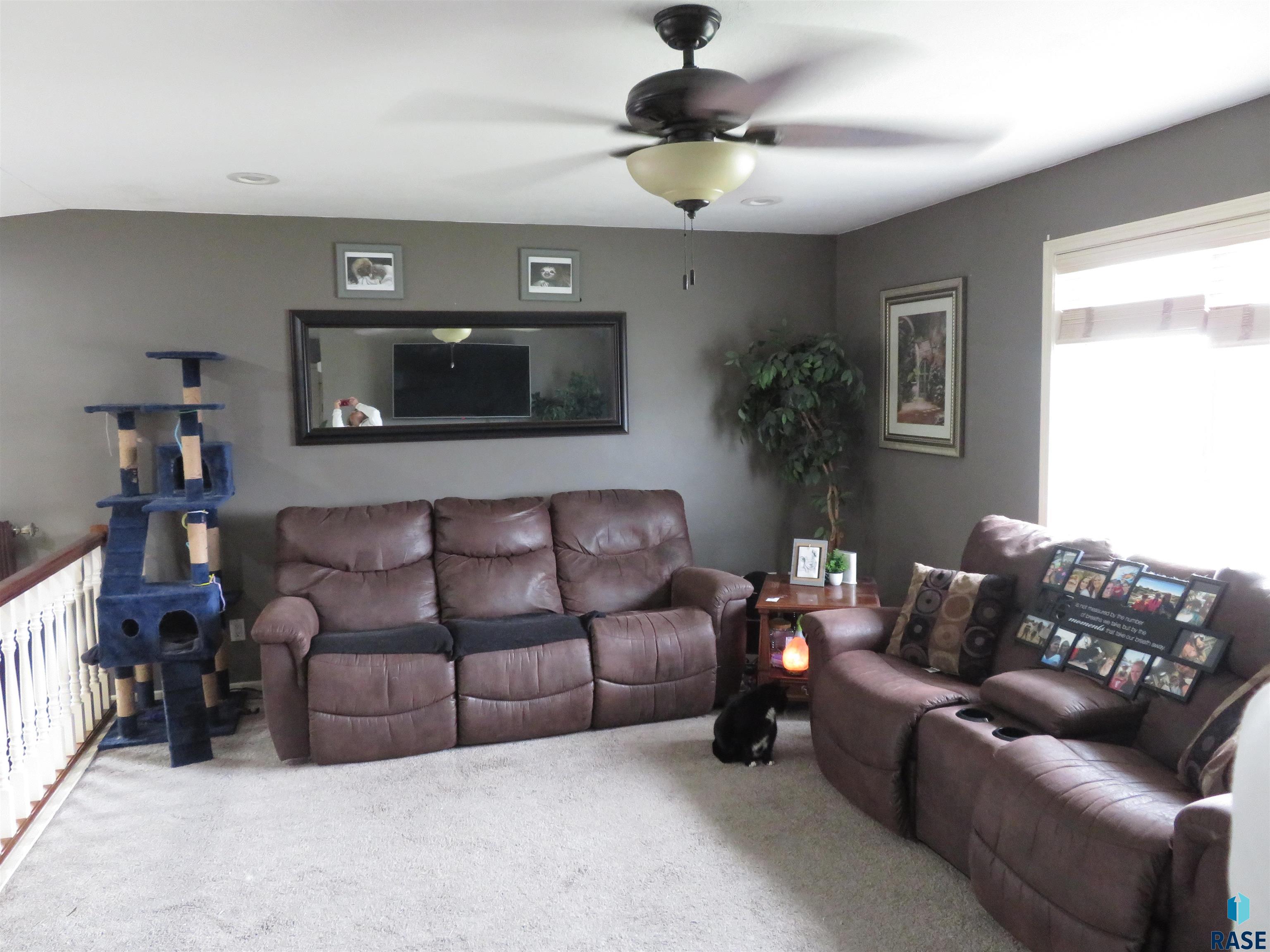 Sioux Falls, South Dakota 57106, United States, 4 Bedrooms Bedrooms, ,3 BathroomsBathrooms,Residential,Active,102933