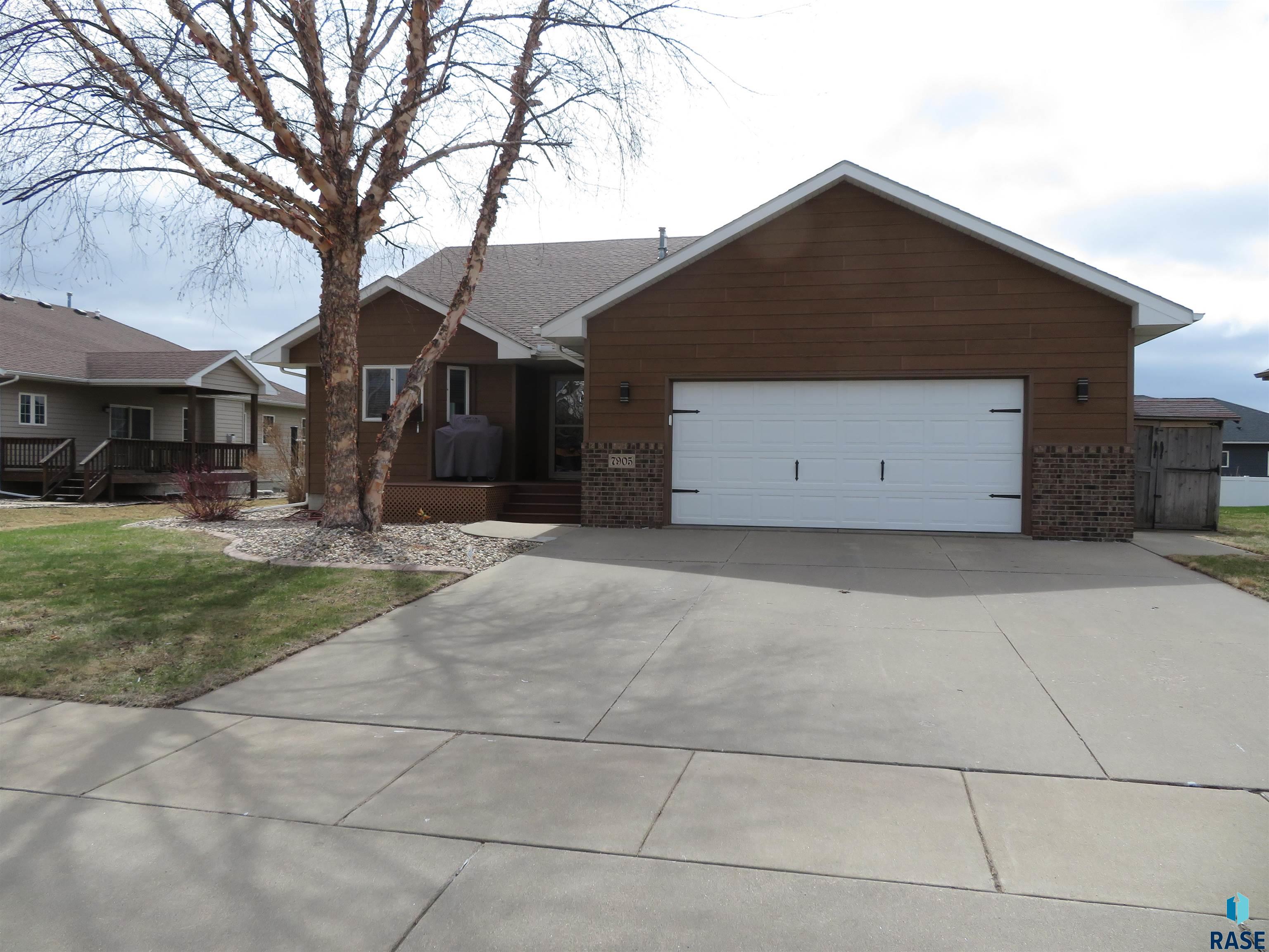 Sioux Falls, South Dakota 57106, United States, 4 Bedrooms Bedrooms, ,3 BathroomsBathrooms,Residential,Active,102933