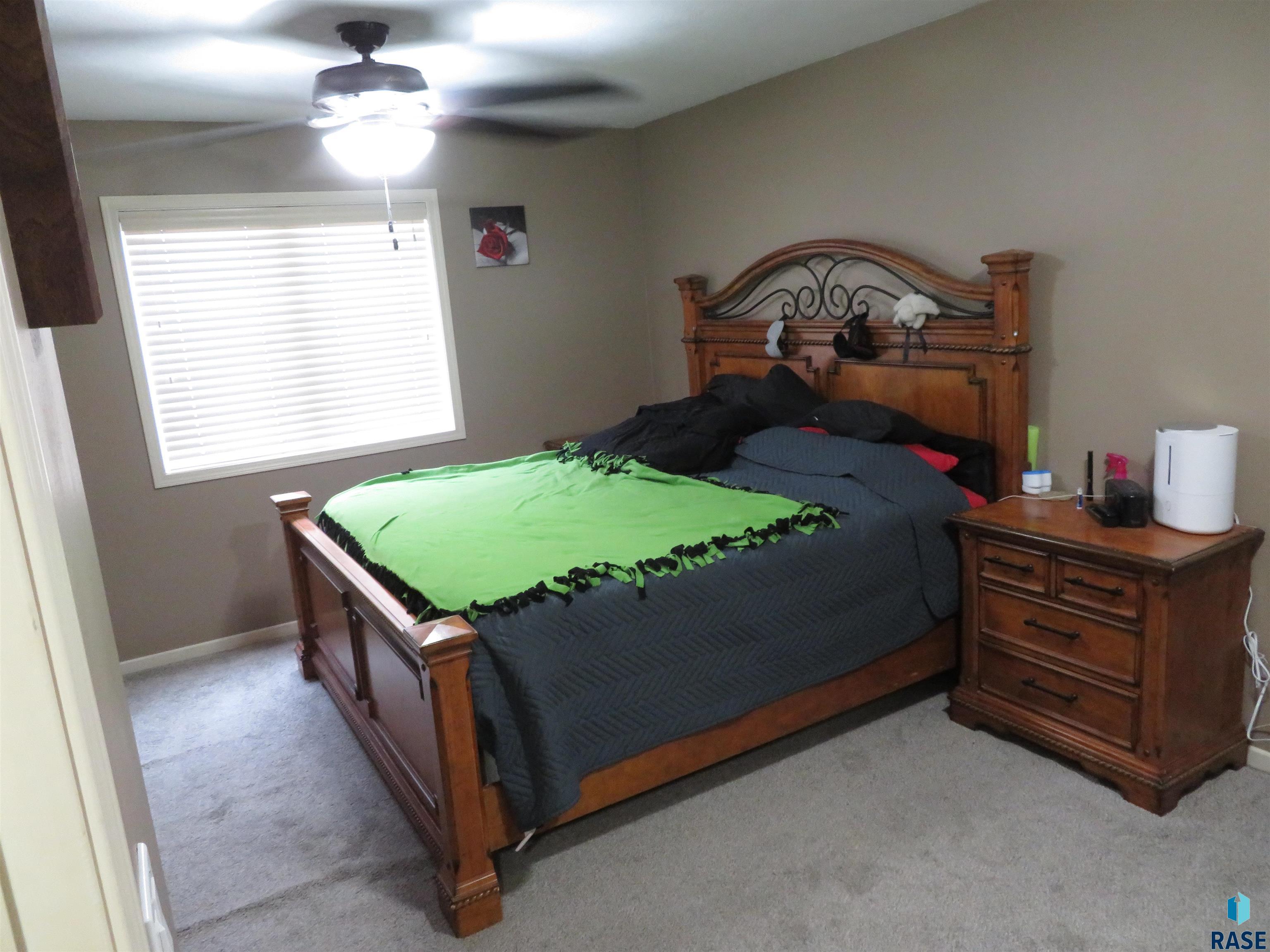 Sioux Falls, South Dakota 57106, United States, 4 Bedrooms Bedrooms, ,3 BathroomsBathrooms,Residential,Active,102933