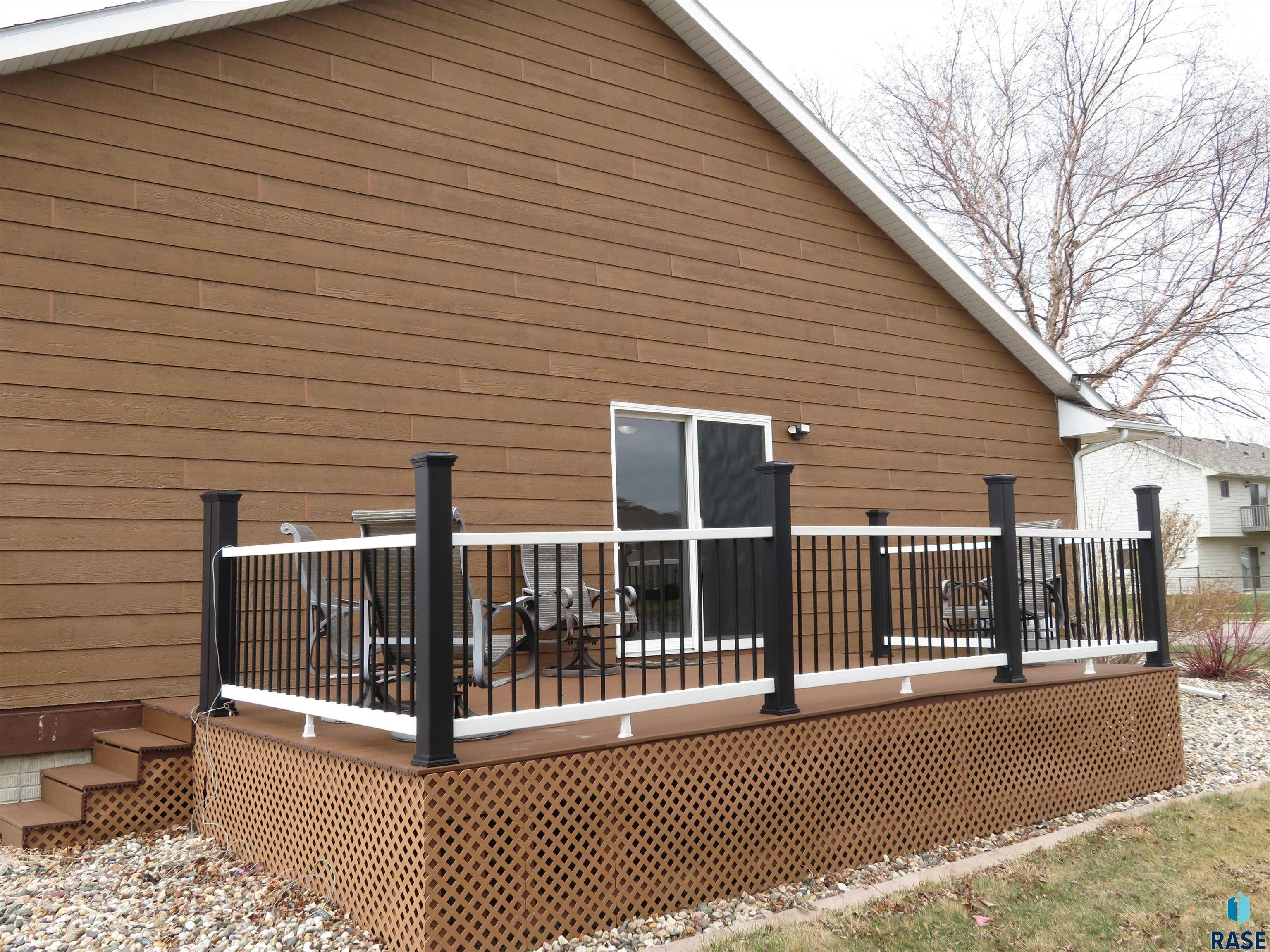 Sioux Falls, South Dakota 57106, United States, 4 Bedrooms Bedrooms, ,3 BathroomsBathrooms,Residential,Active,102933