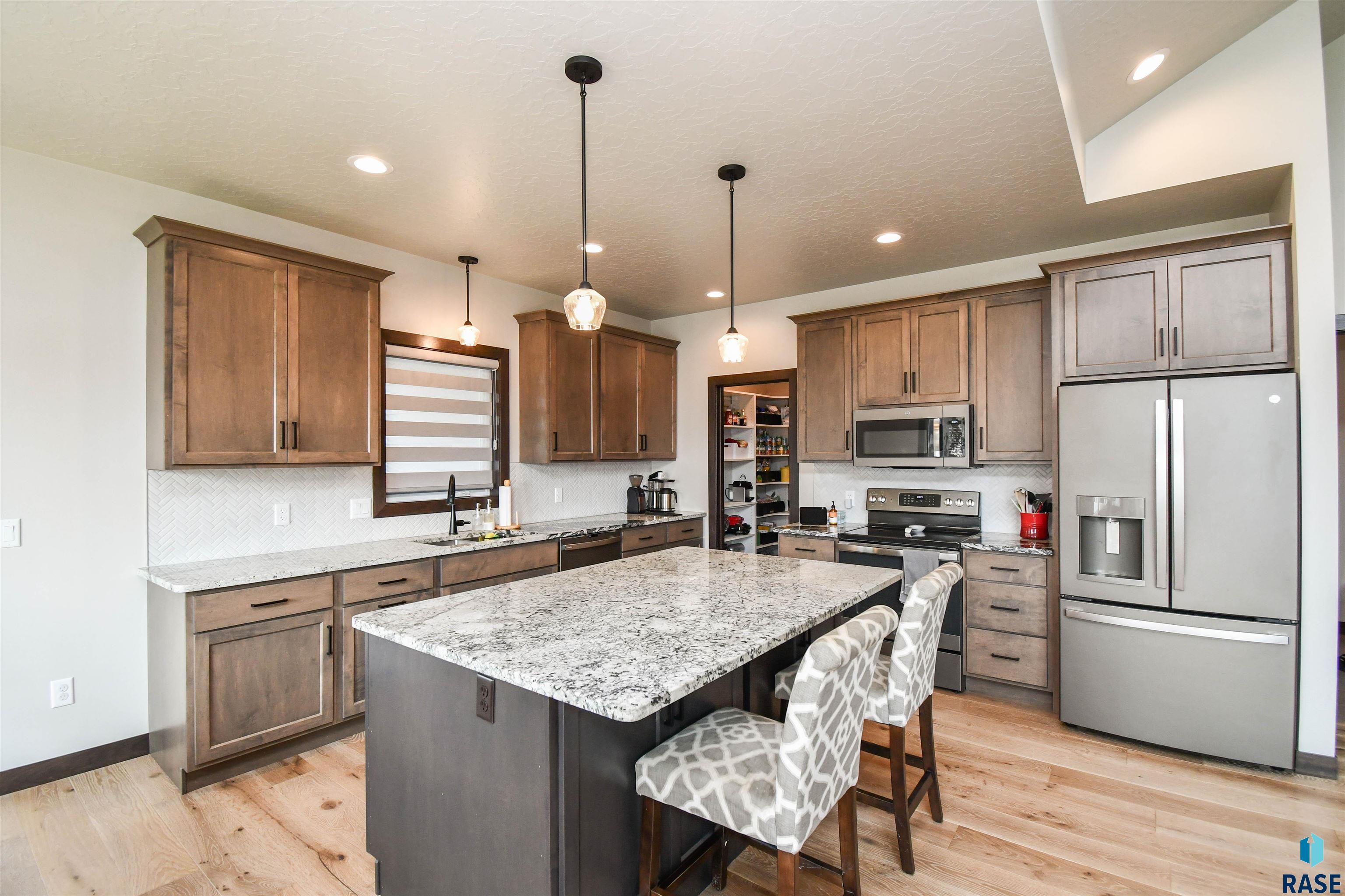 4204 N Interlachen Trl Trail, Sioux Falls, New Jersey image 2