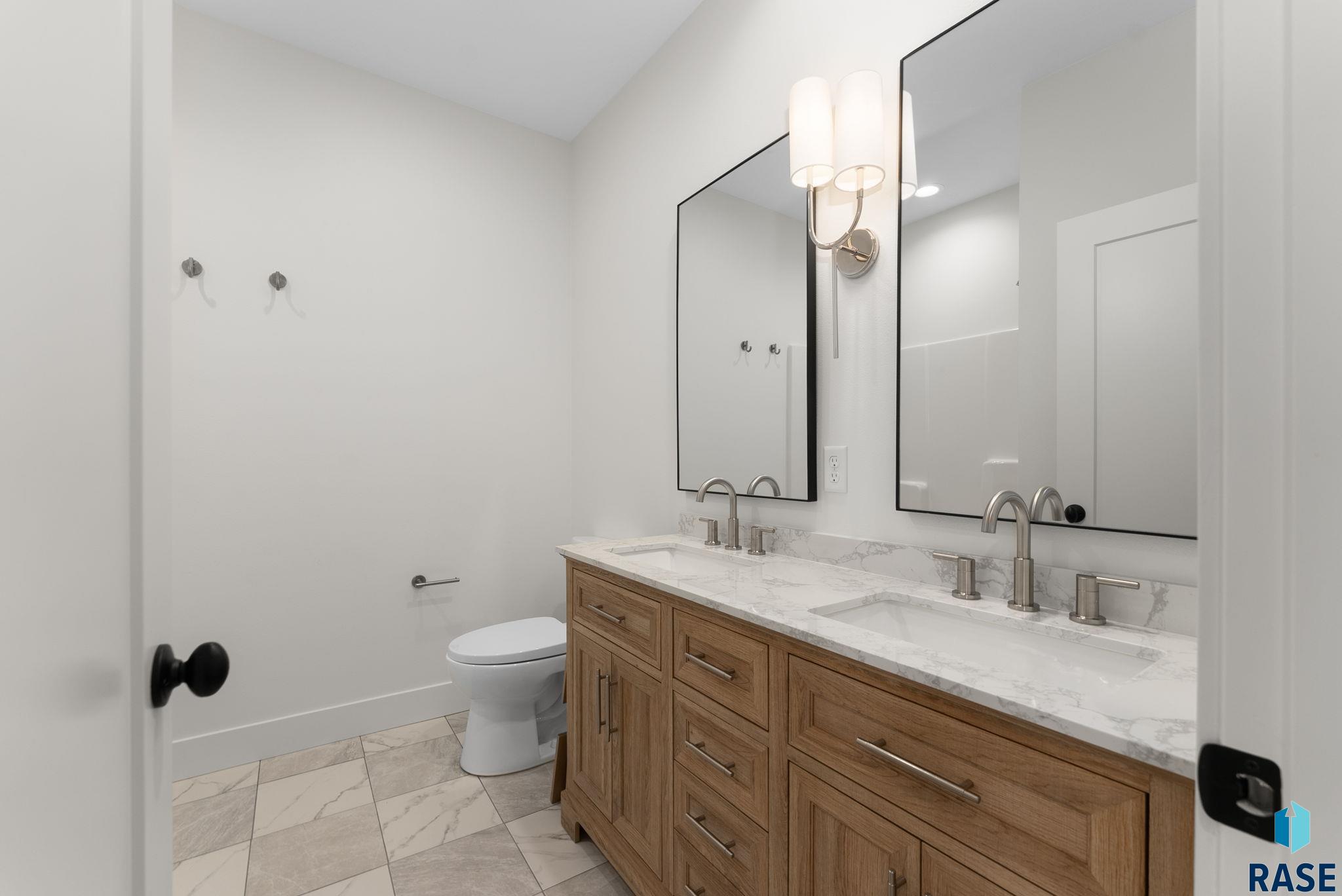 8313 E Sheridan Cir Circle, Sioux Falls, South Dakota image 16