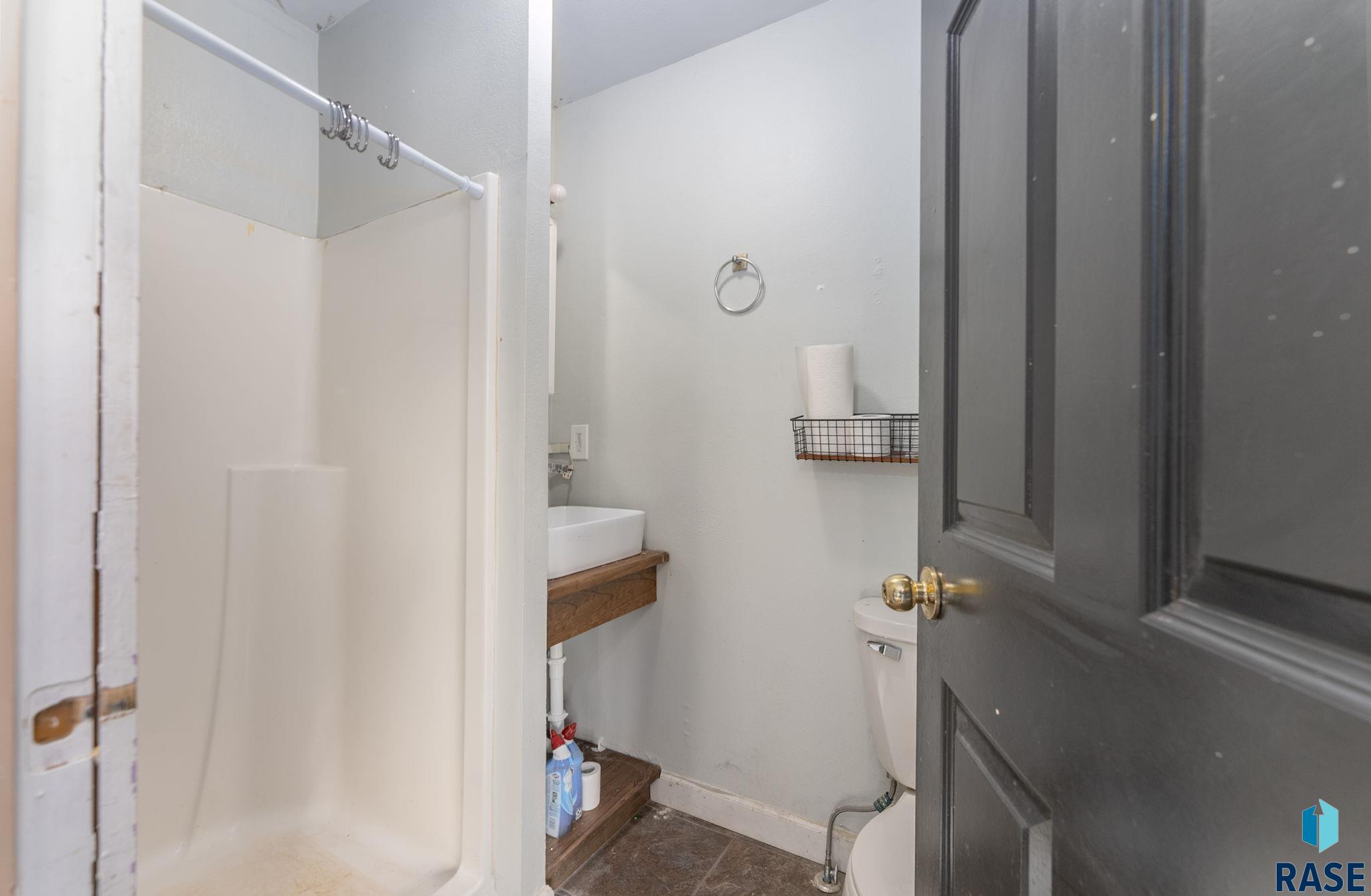 Sioux Falls, South Dakota 57104, United States, 3 Bedrooms Bedrooms, ,2 BathroomsBathrooms,Residential,Active,18485