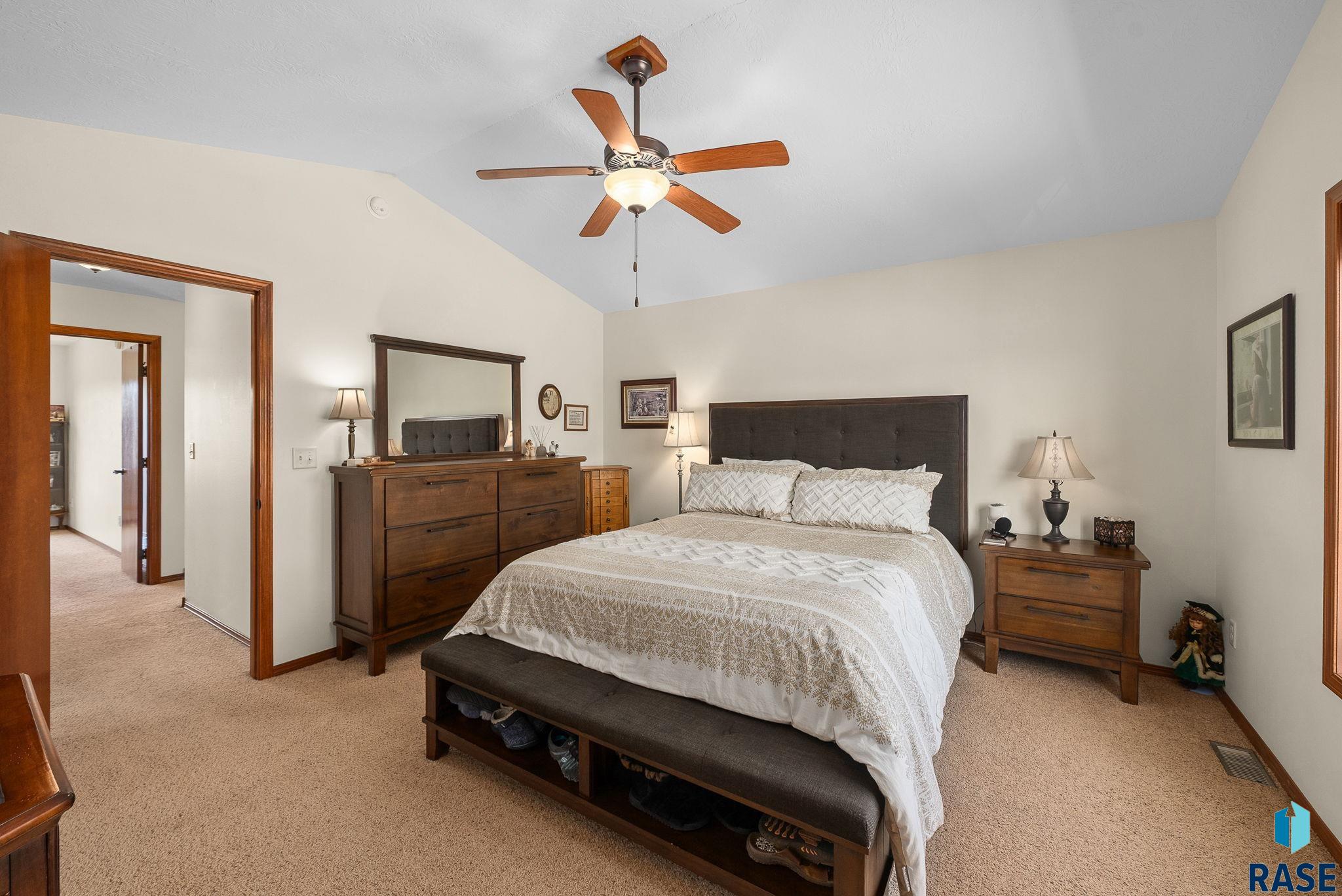 2711 E Buckingham St Street, Sioux Falls, South Dakota image 11