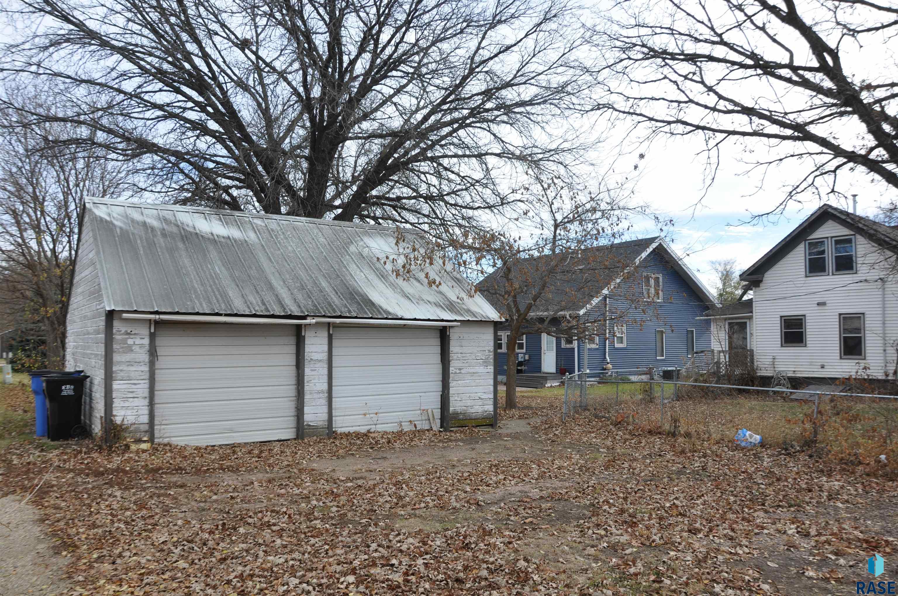 207 E 1st St Street, Parker, South Dakota image 18