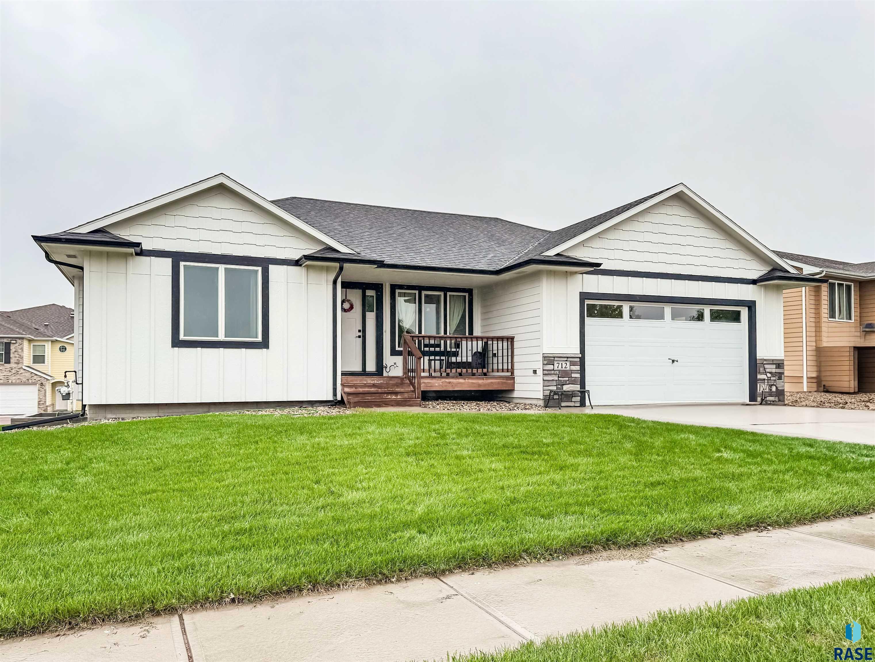 712 Trojan Ave Avenue, Hartford, South Dakota image 1
