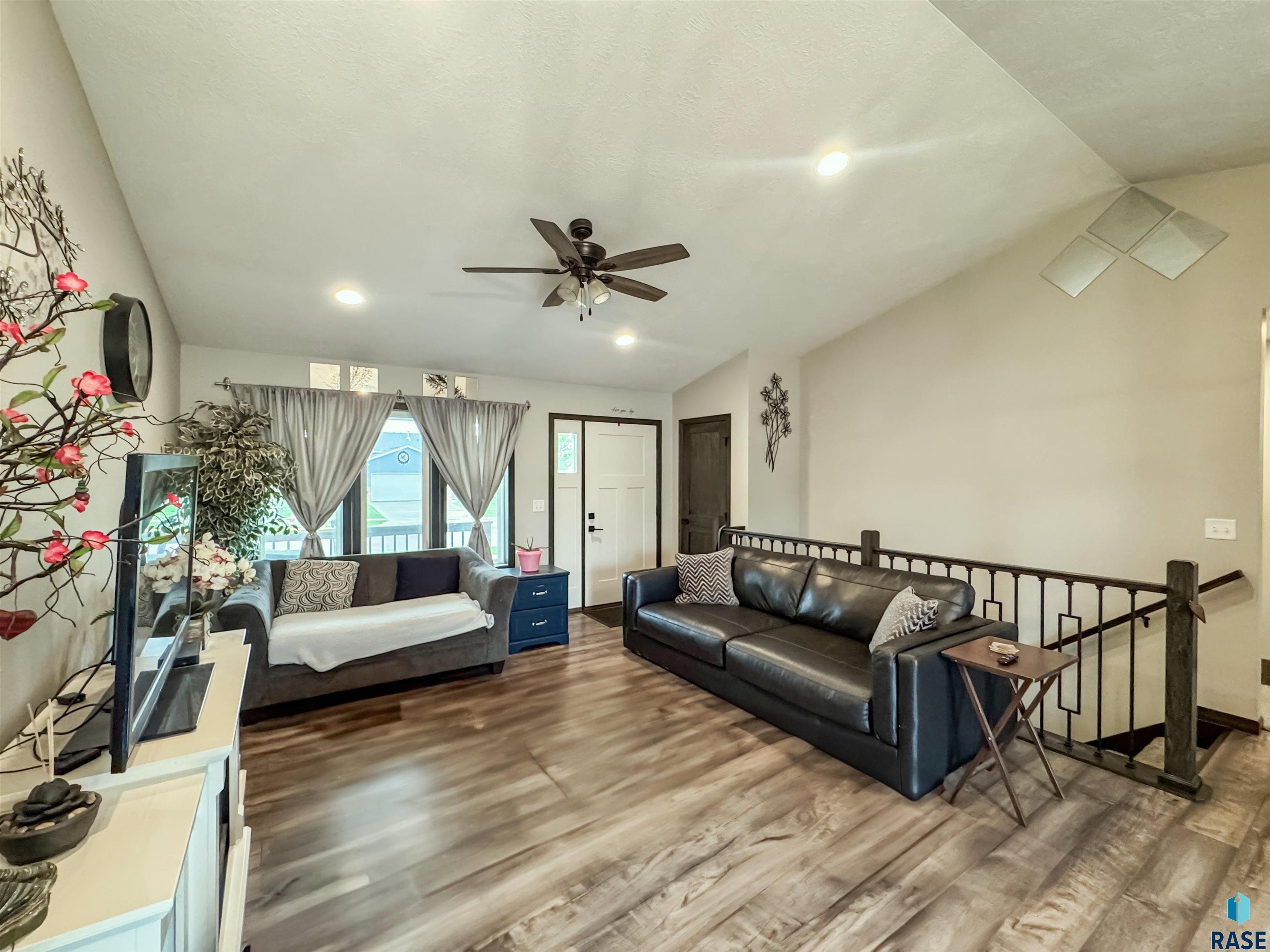 712 Trojan Ave Avenue, Hartford, South Dakota image 3