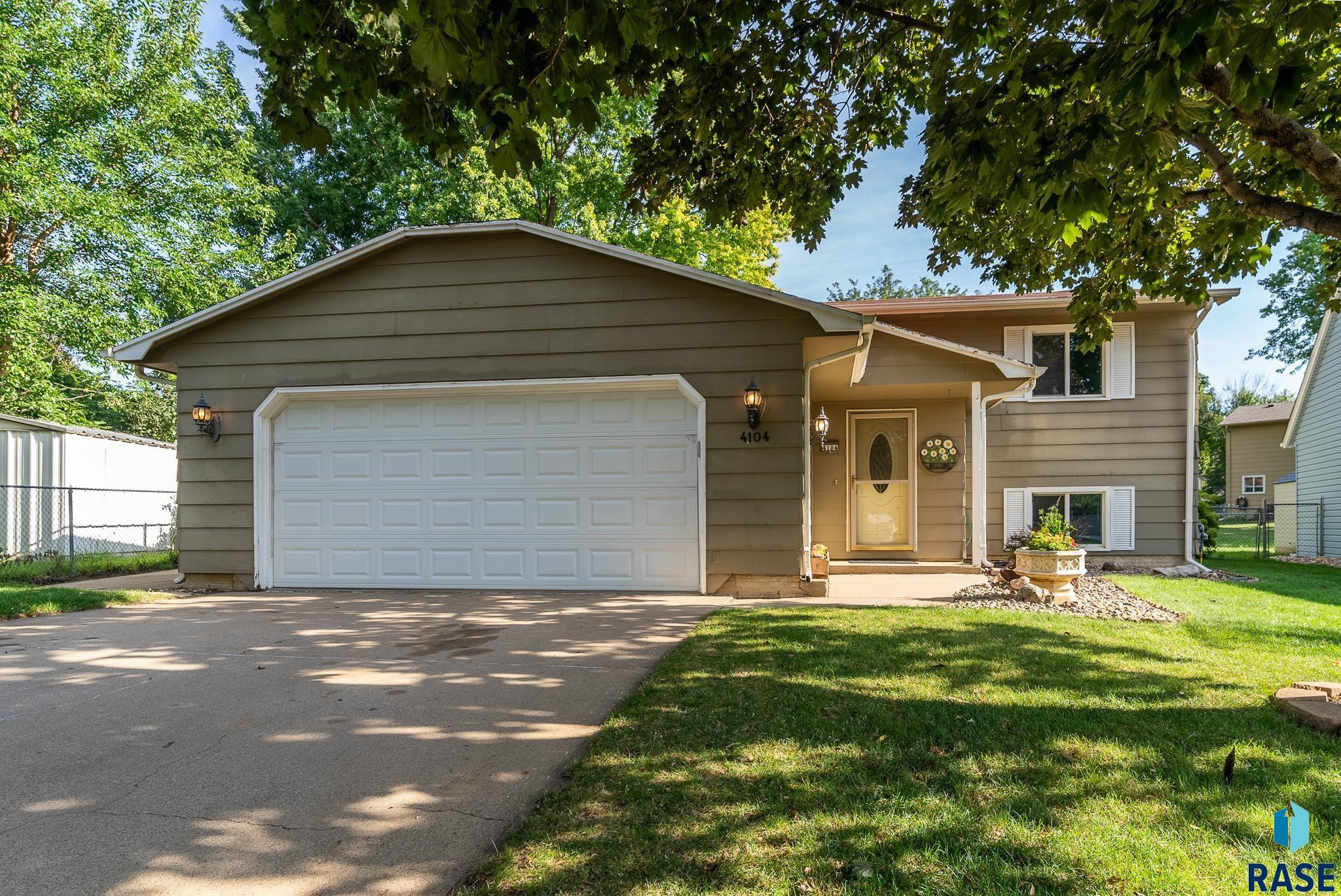 4104 E Oak St Street, Sioux Falls, South Dakota image 1