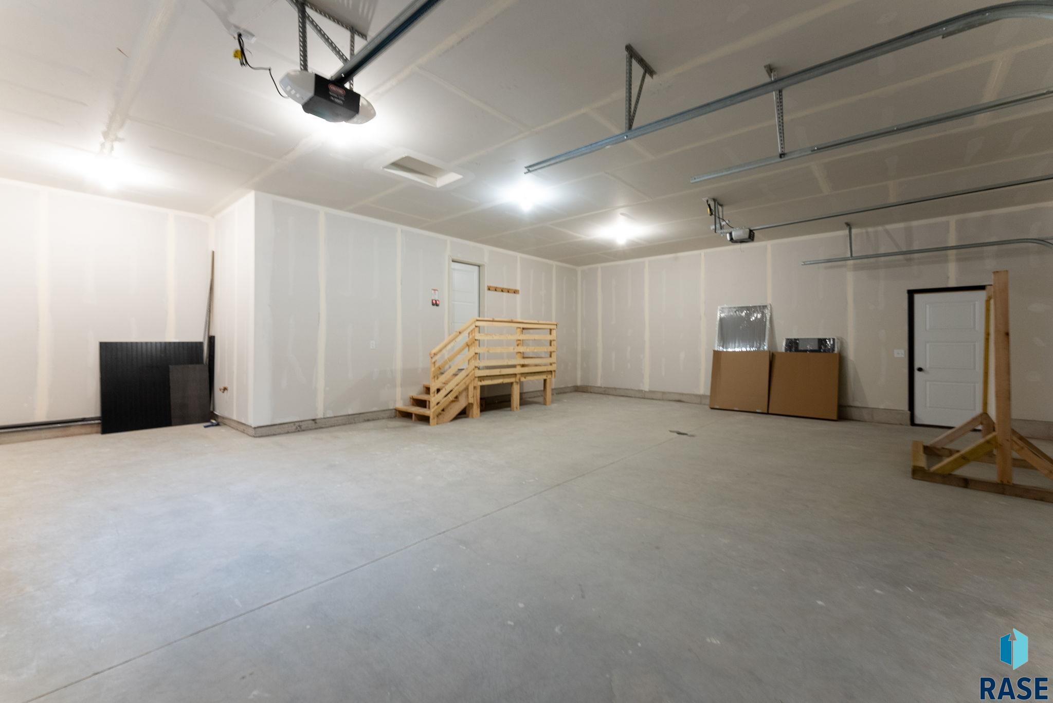 Sioux Falls, South Dakota 57108, United States, 3 Bedrooms Bedrooms, ,3 BathroomsBathrooms,Residential,Active,156532