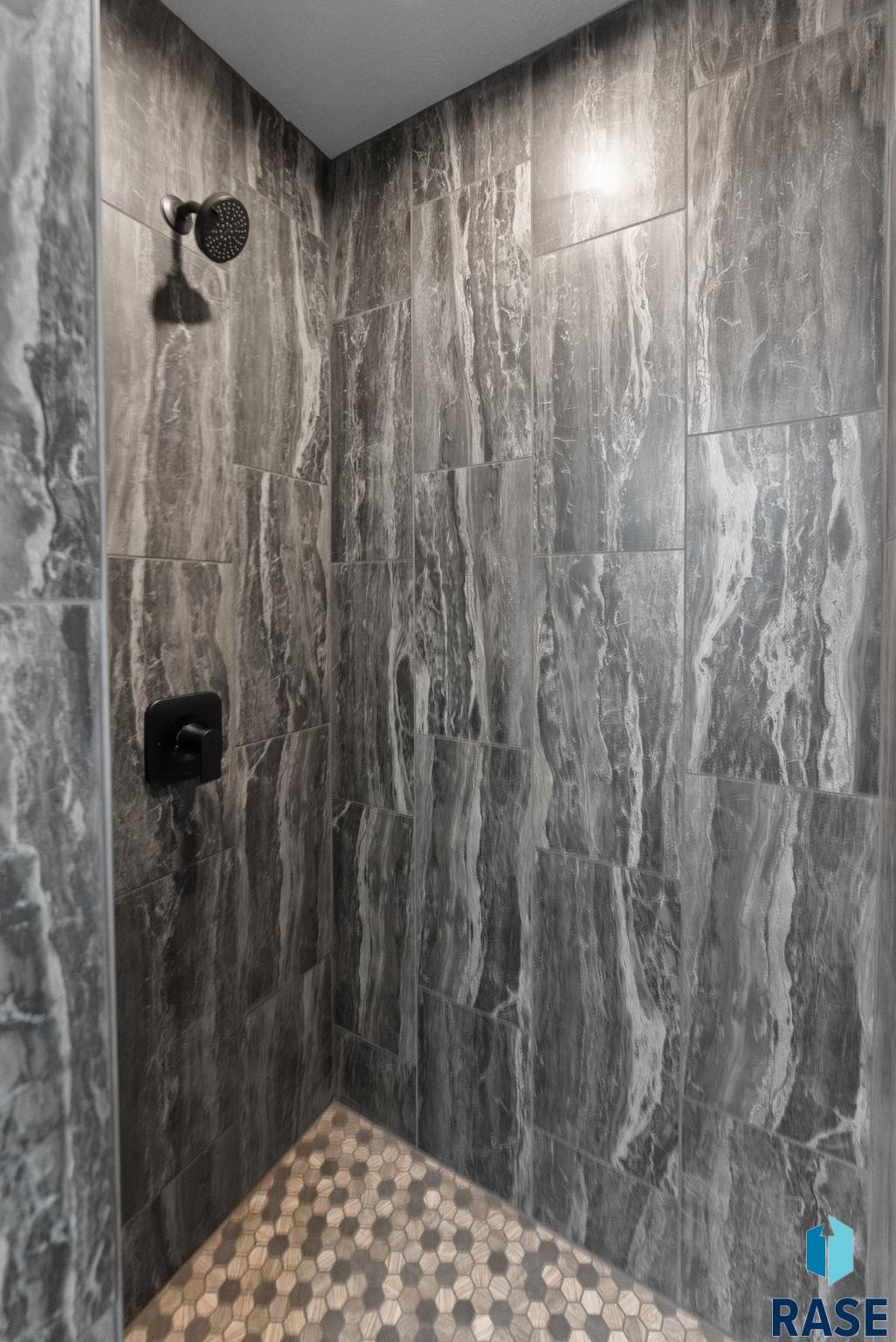 Sioux Falls, South Dakota 57108, United States, 3 Bedrooms Bedrooms, ,3 BathroomsBathrooms,Residential,Active,156532