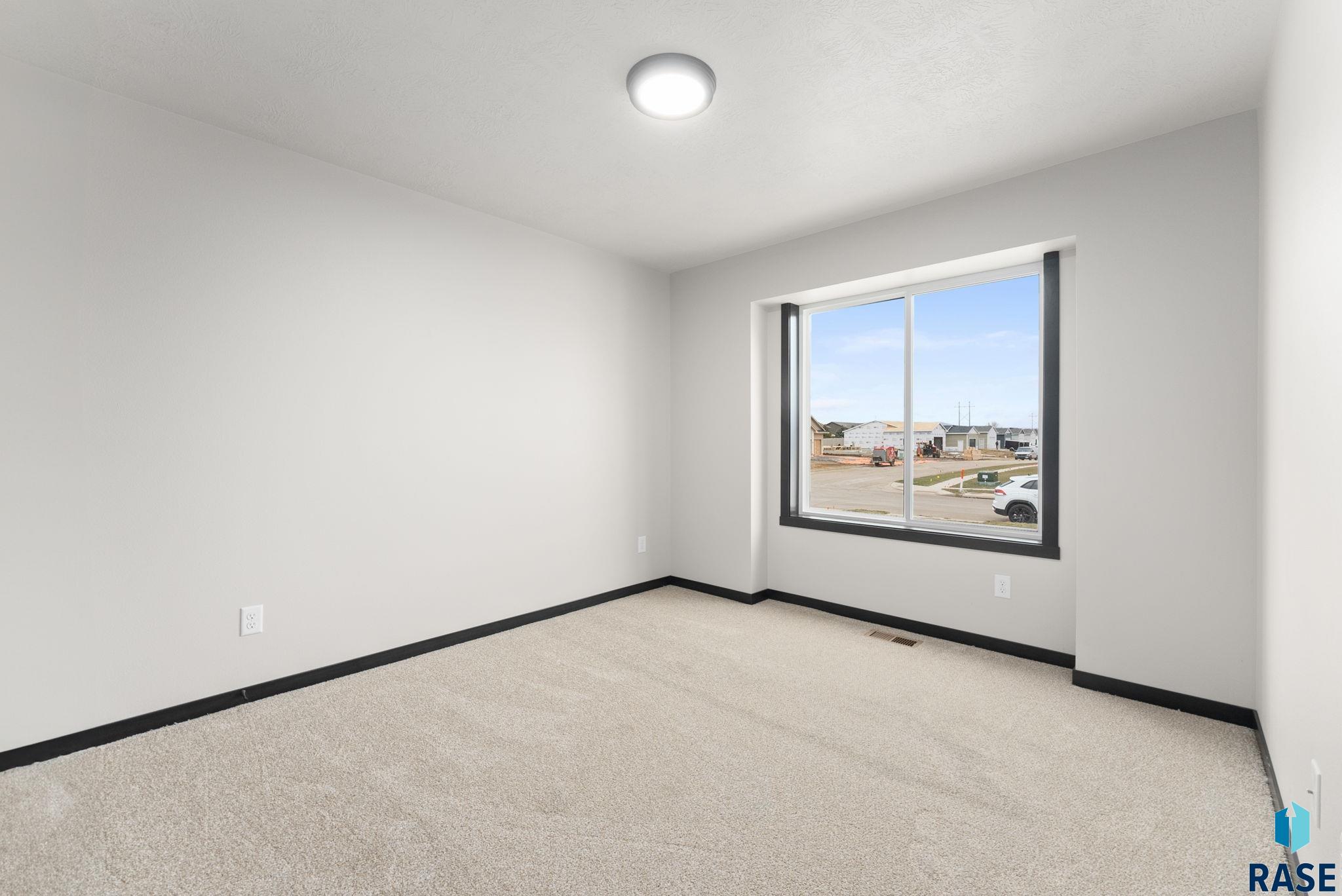 Sioux Falls, South Dakota 57108, United States, 3 Bedrooms Bedrooms, ,3 BathroomsBathrooms,Residential,Active,156532