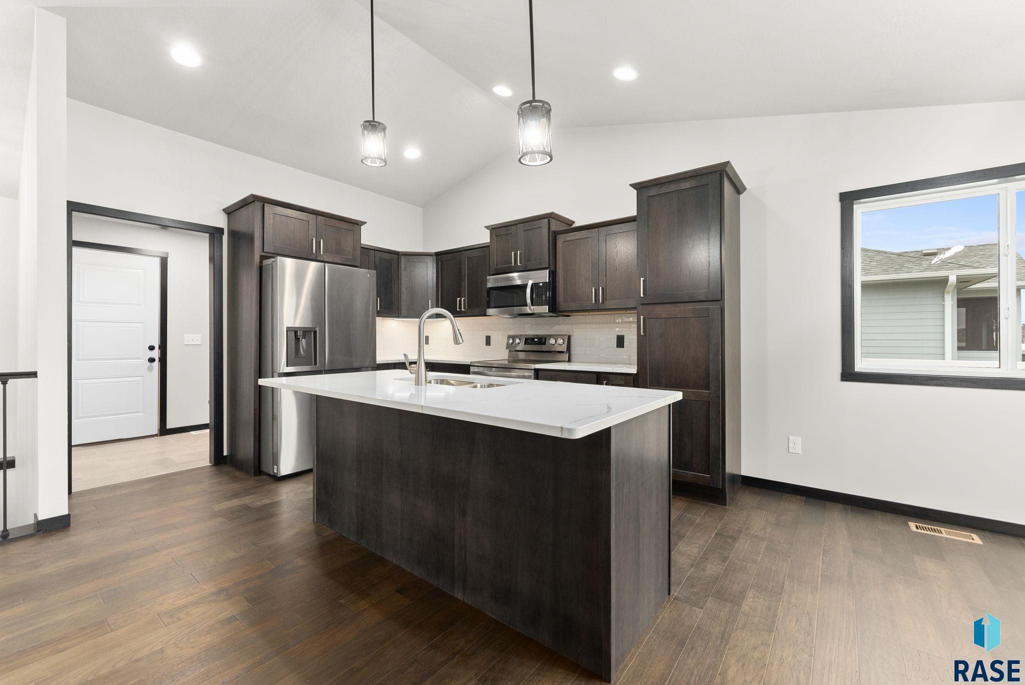 Sioux Falls, South Dakota 57108, United States, 3 Bedrooms Bedrooms, ,3 BathroomsBathrooms,Residential,Active,156532