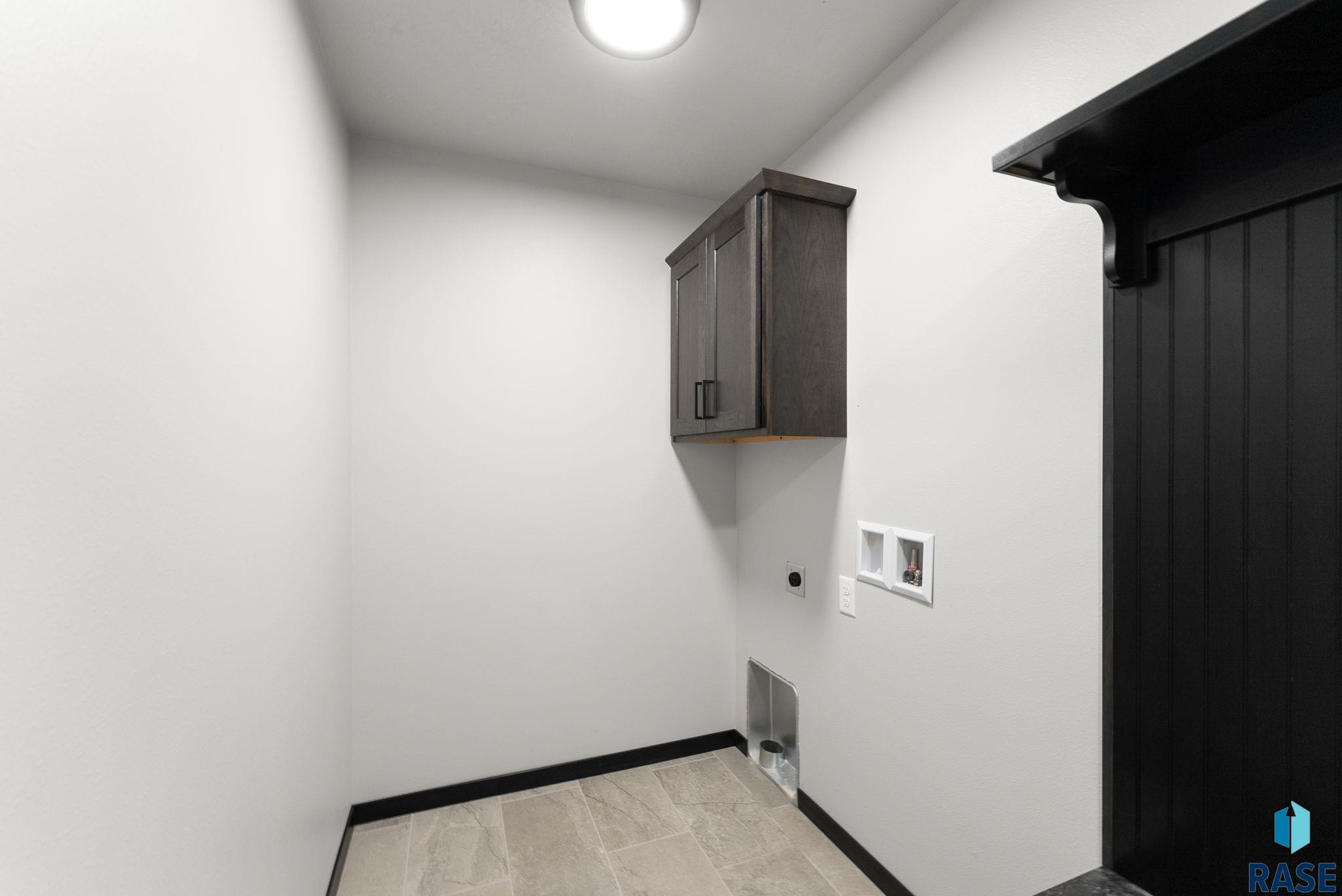 Sioux Falls, South Dakota 57108, United States, 3 Bedrooms Bedrooms, ,3 BathroomsBathrooms,Residential,Active,156532