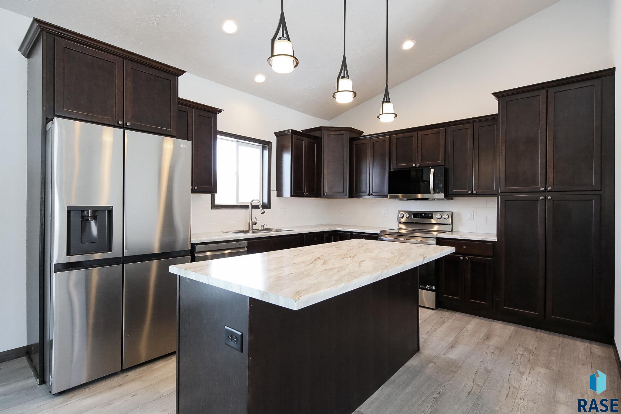 415 N Elm St Street, Lennox, South Dakota image 5