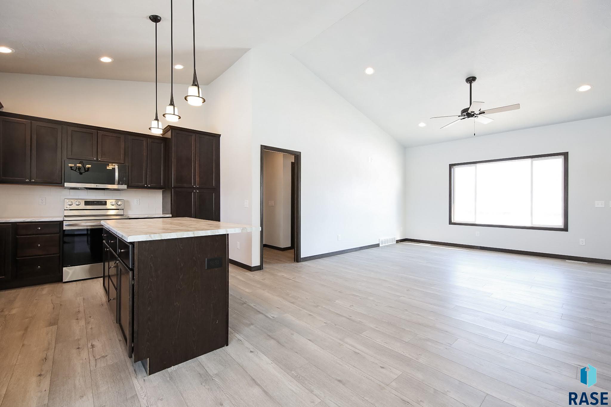 415 N Elm St Street, Lennox, South Dakota image 6