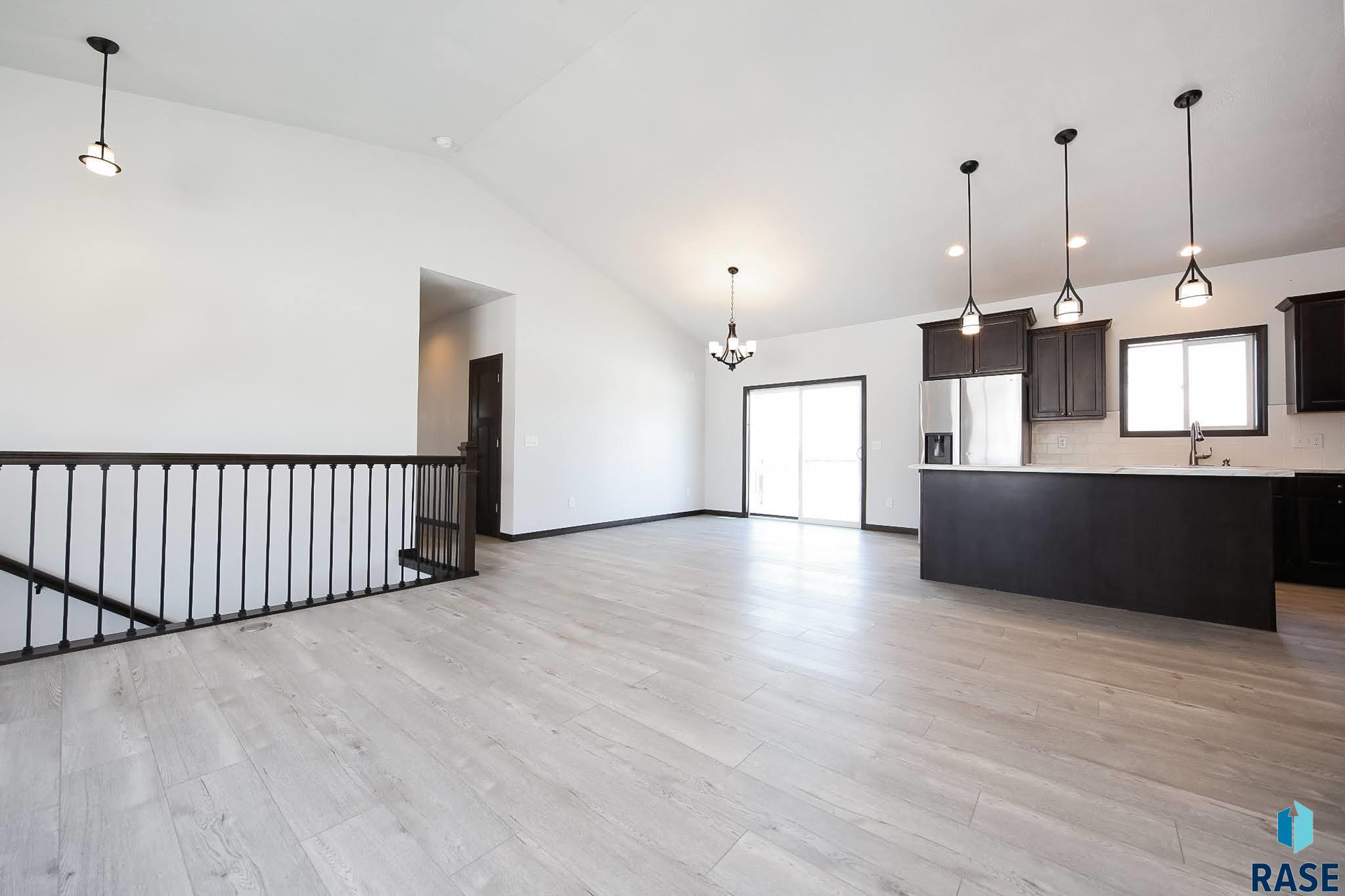 415 N Elm St Street, Lennox, South Dakota image 3