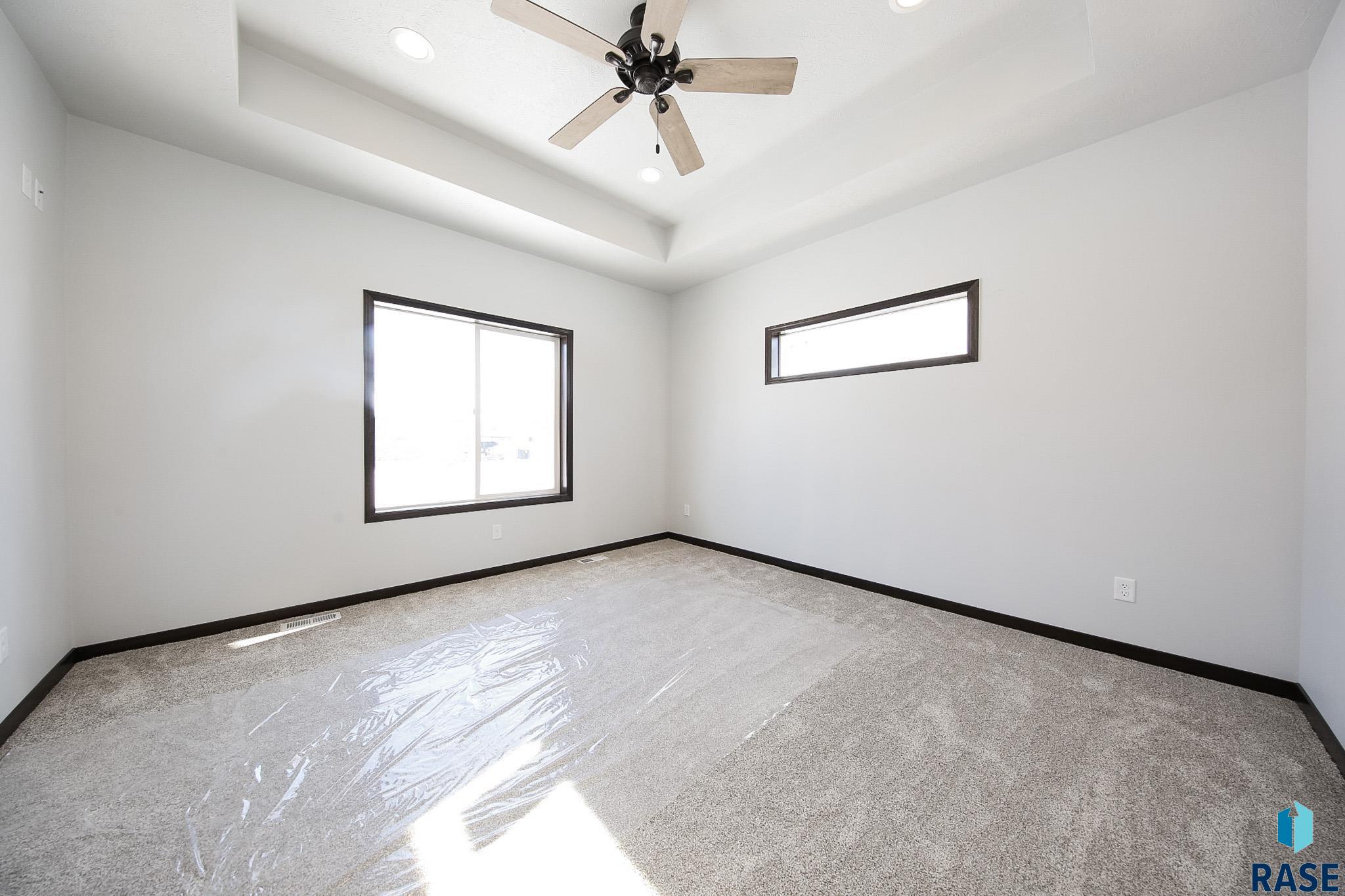 415 N Elm St Street, Lennox, South Dakota image 10