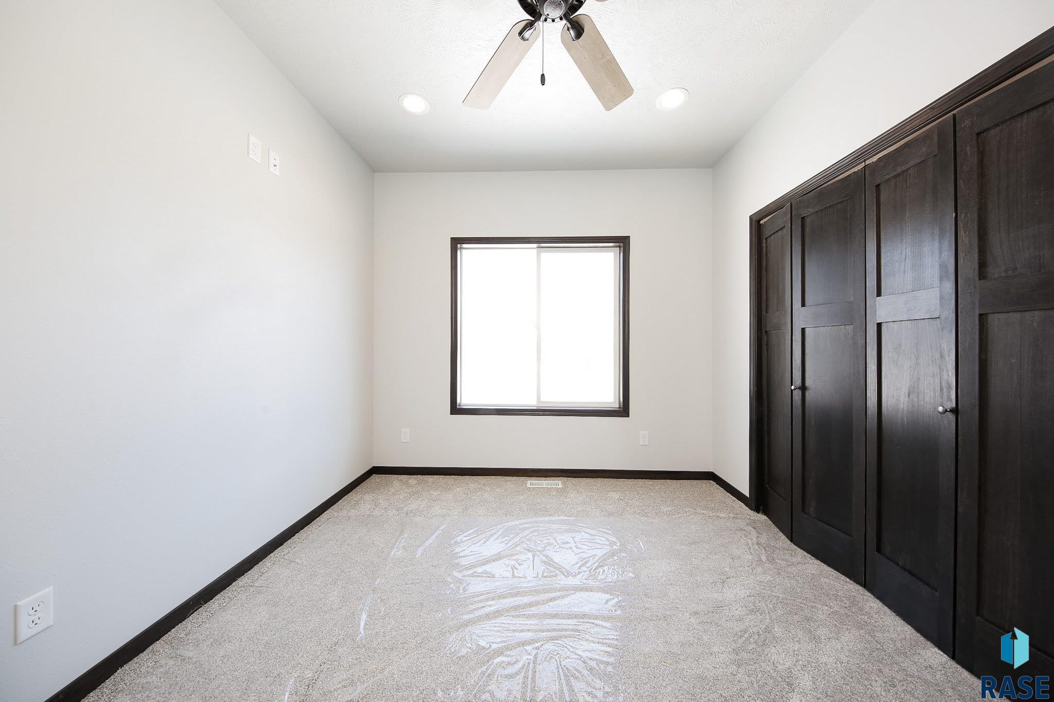 415 N Elm St Street, Lennox, South Dakota image 15