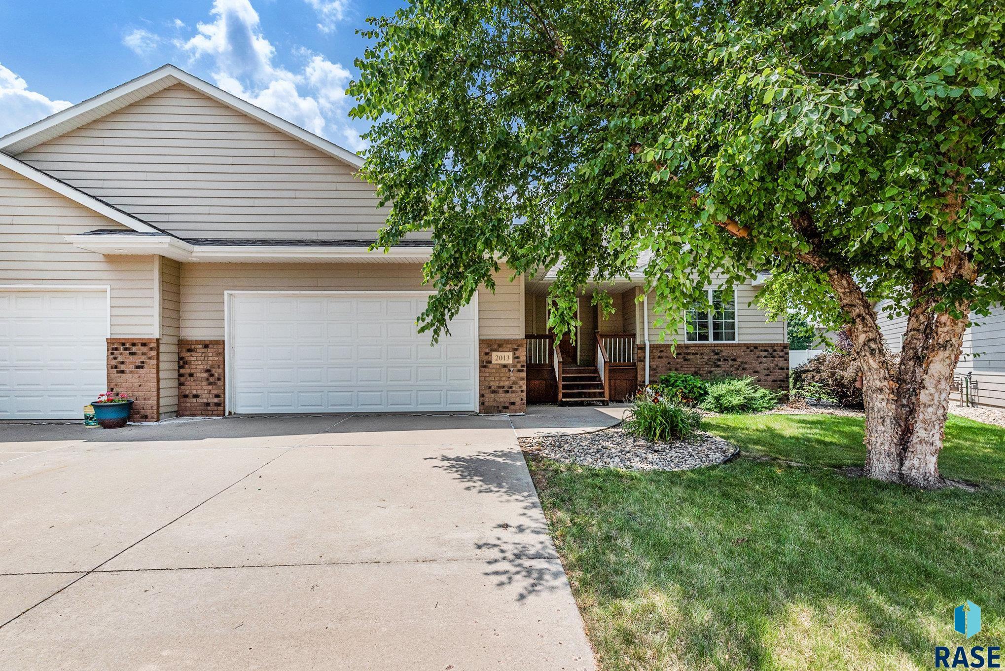 2013 S Wheatland Ct Court, Sioux Falls, South Dakota image 1