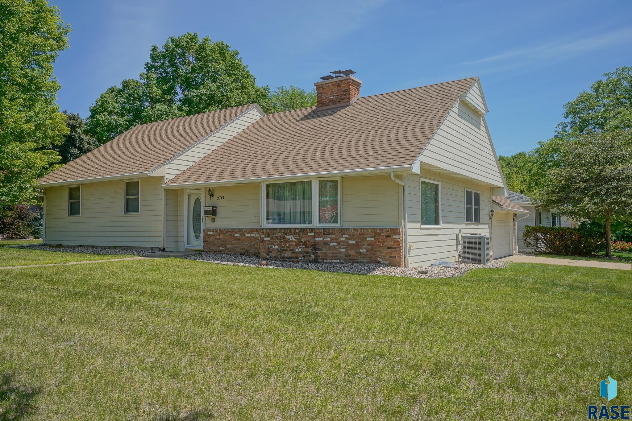 2713 W 26th St Street, Sioux Falls, South Dakota image 1