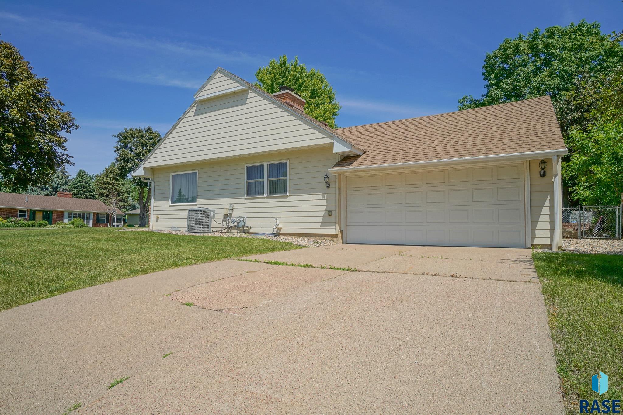 2713 W 26th St Street, Sioux Falls, South Dakota image 2