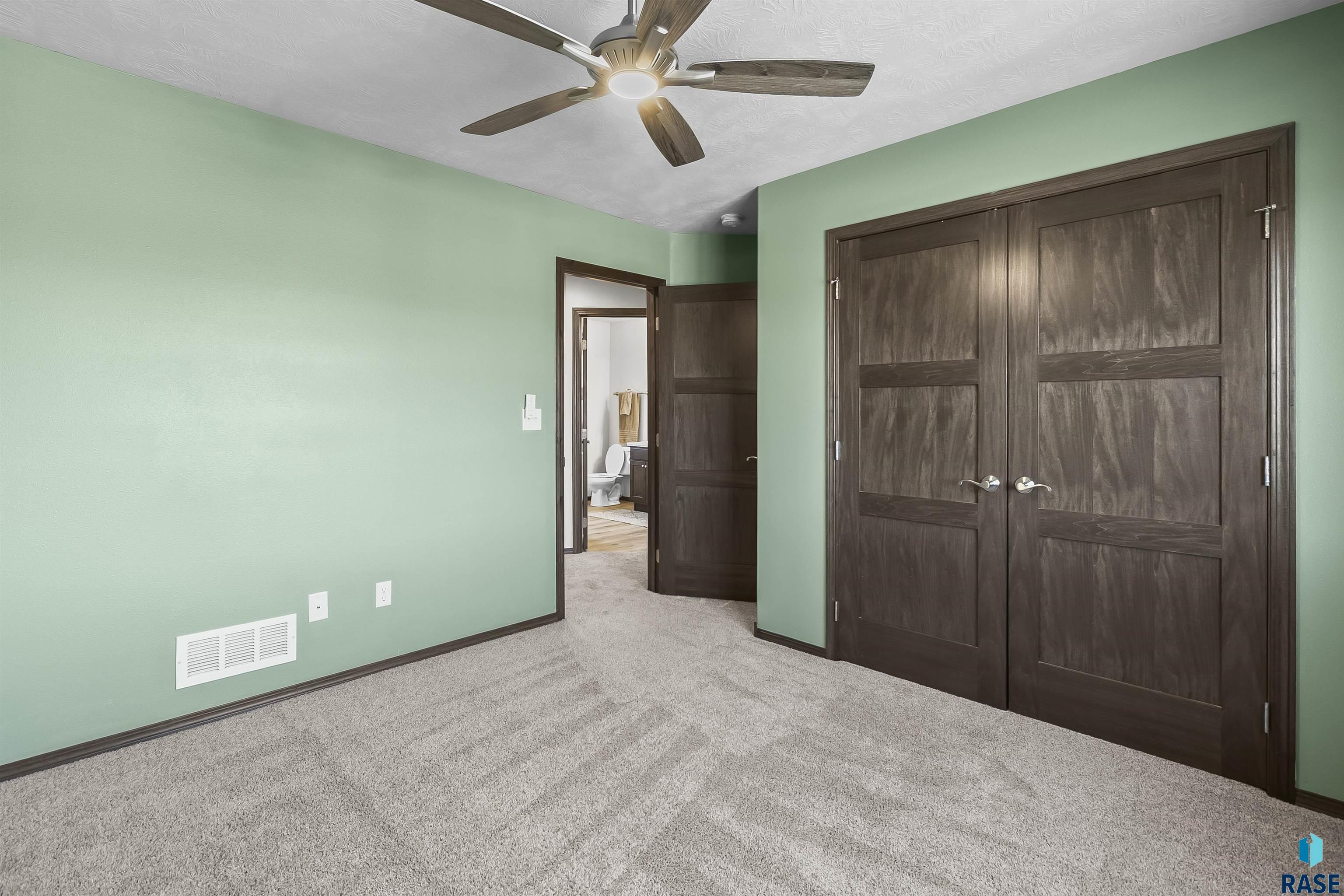 2541 E Meadowside Pl Place, Sioux Falls, New Jersey image 13