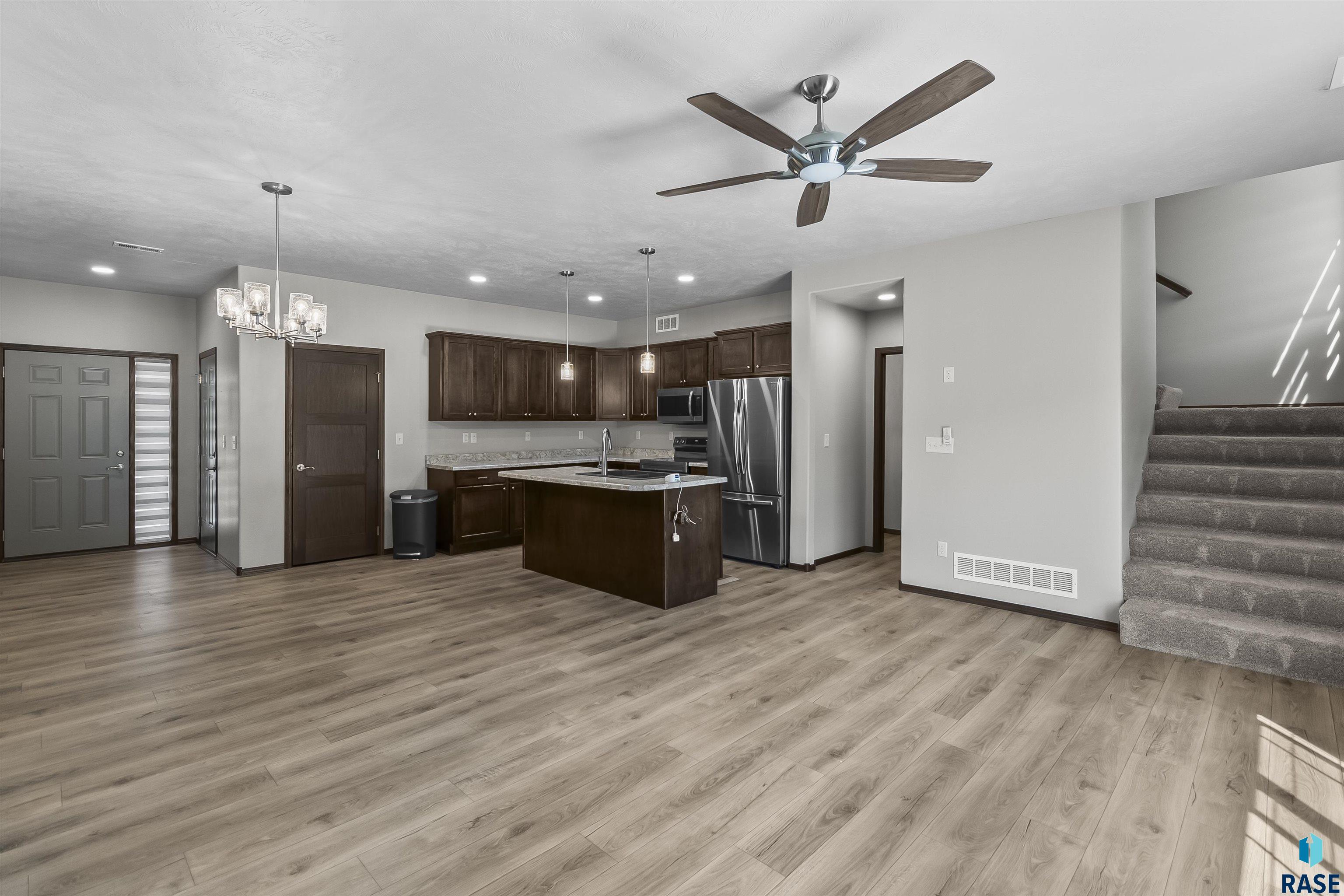 2541 E Meadowside Pl Place, Sioux Falls, New Jersey image 3
