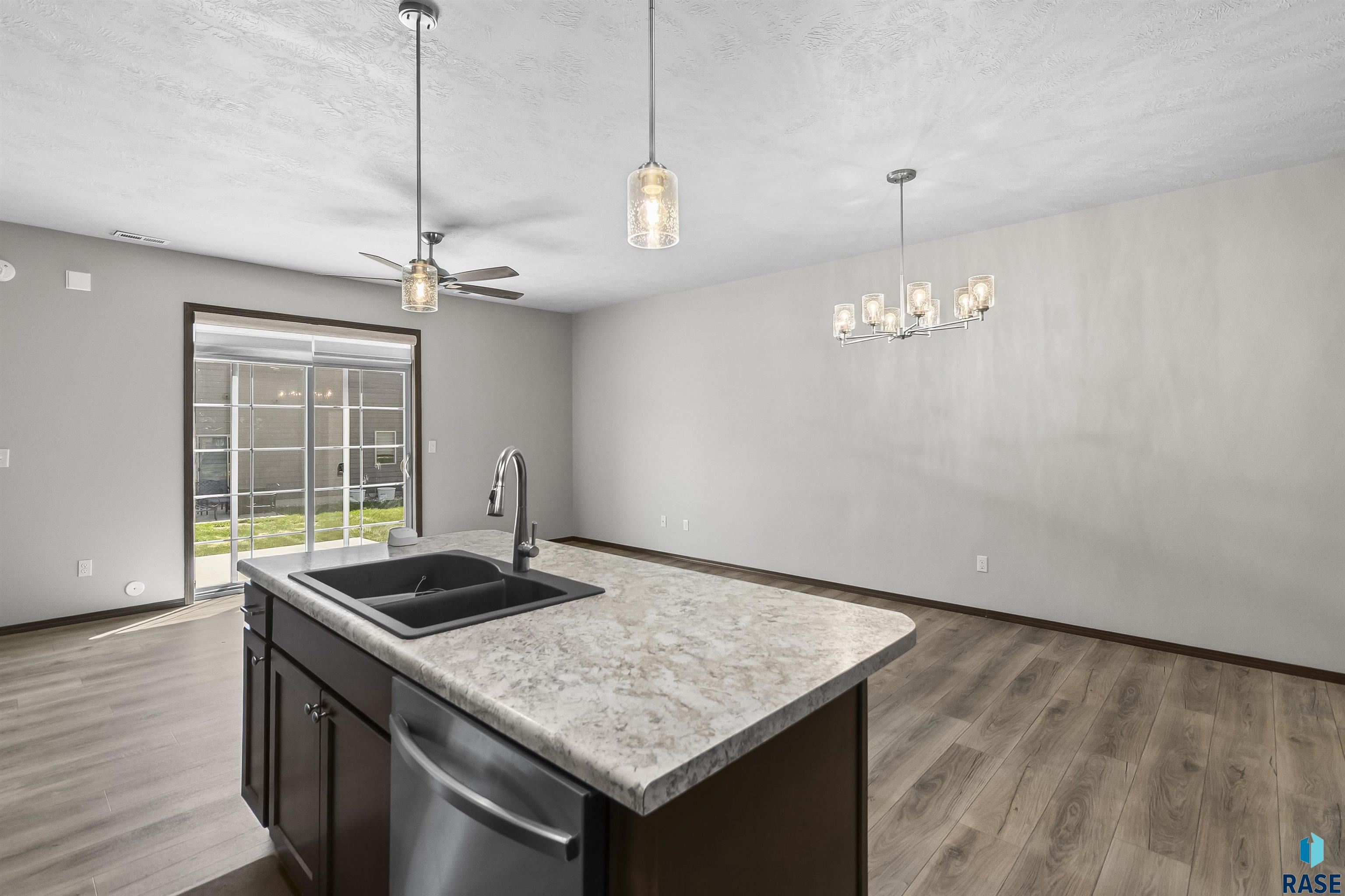 2541 E Meadowside Pl Place, Sioux Falls, New Jersey image 6