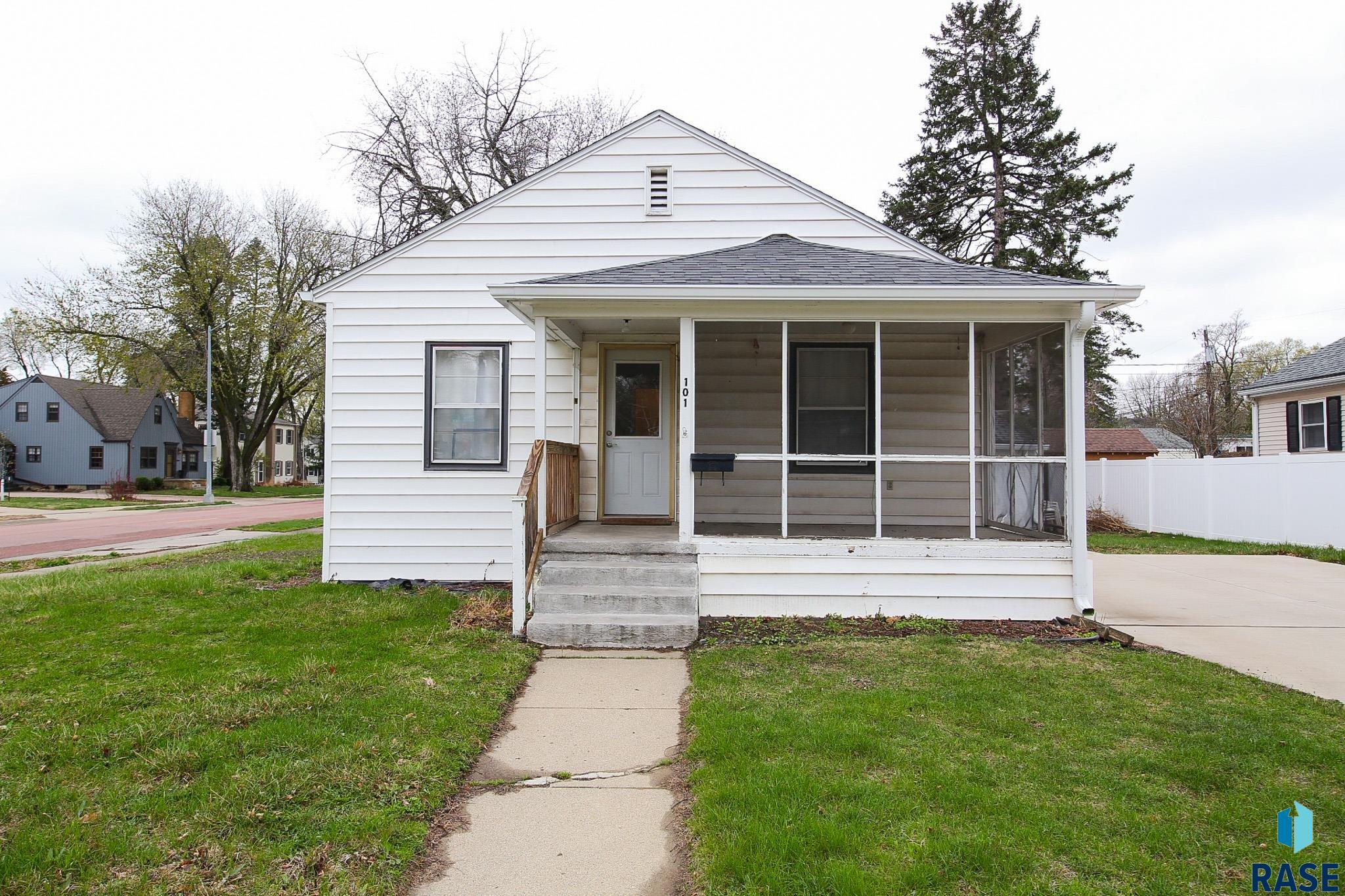 101 W 27th St Street, Sioux Falls, New Jersey image 1