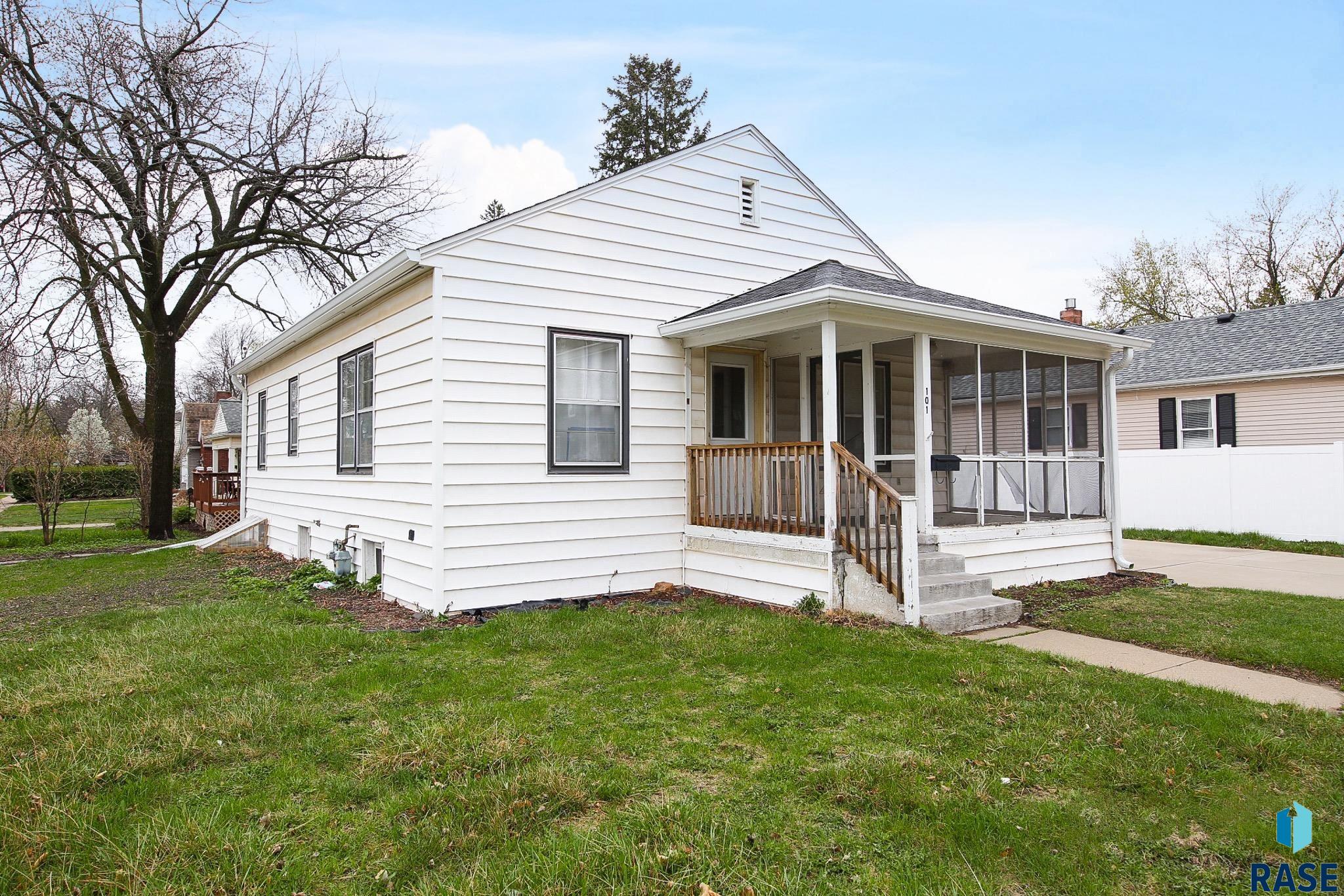 101 W 27th St Street, Sioux Falls, New Jersey image 2