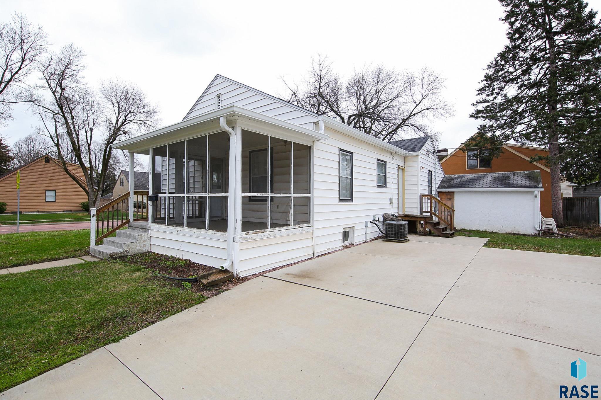 101 W 27th St Street, Sioux Falls, New Jersey image 32