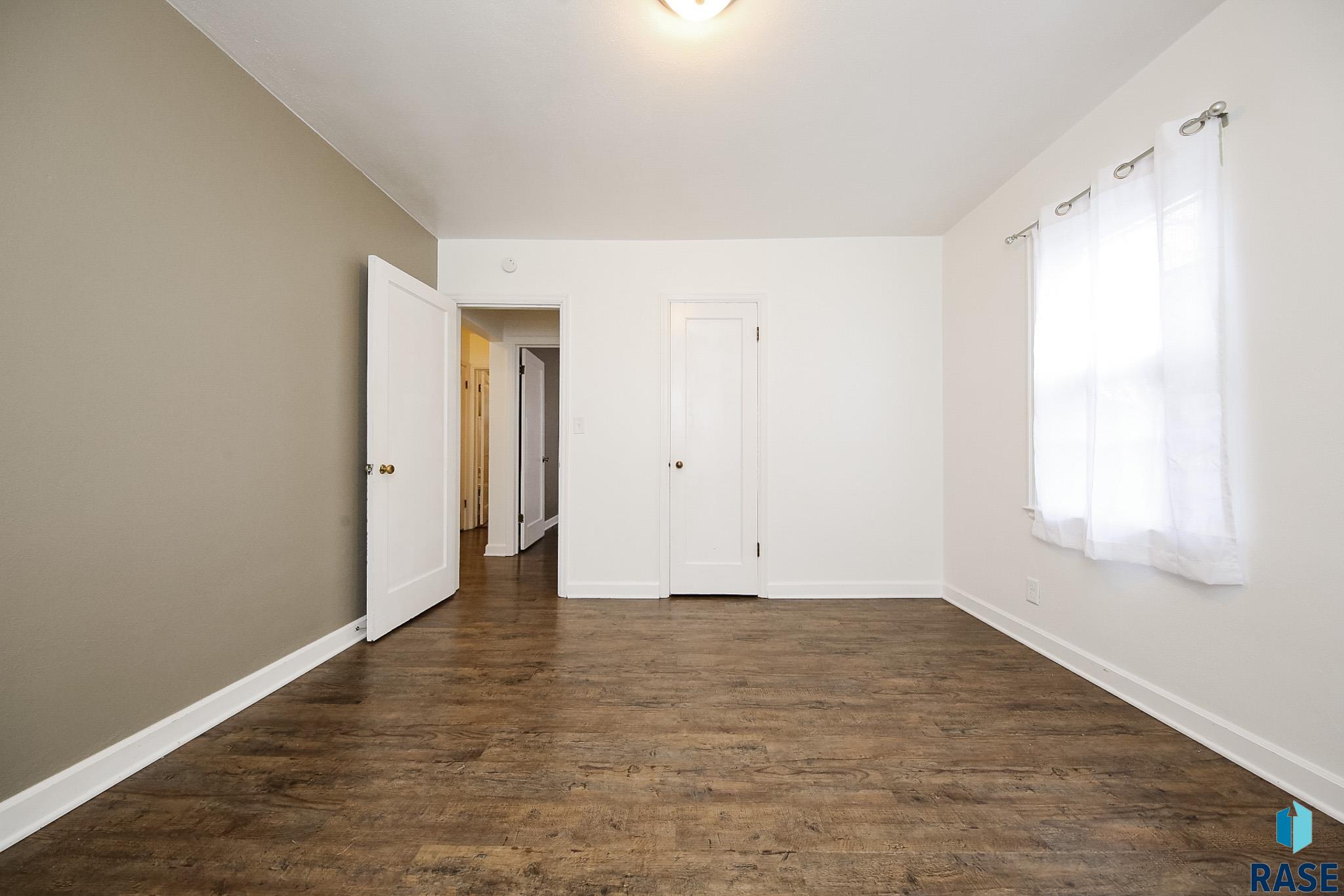 101 W 27th St Street, Sioux Falls, New Jersey image 18