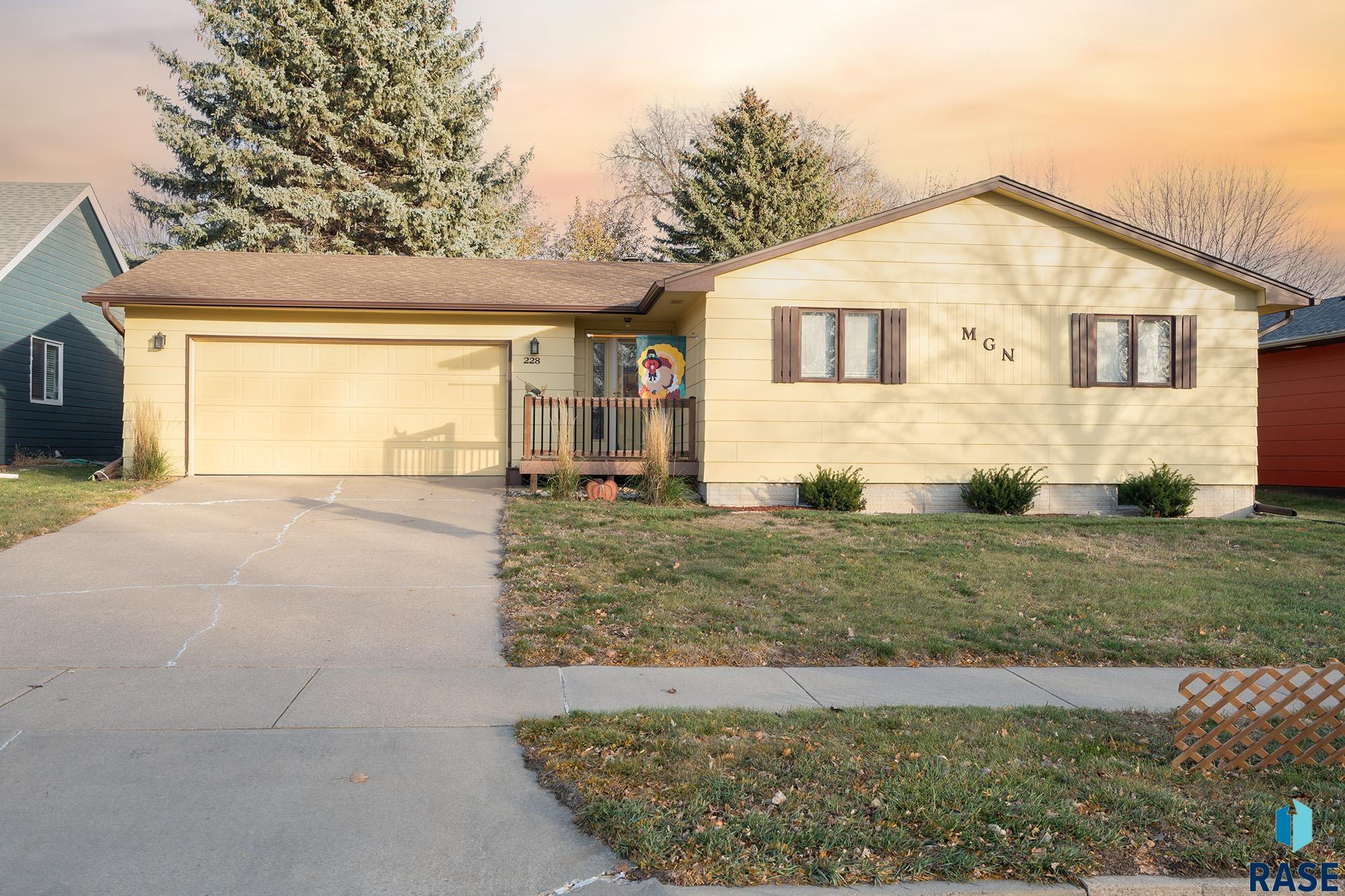 228 N Fanelle Ave Avenue, Sioux Falls, South Dakota image 1