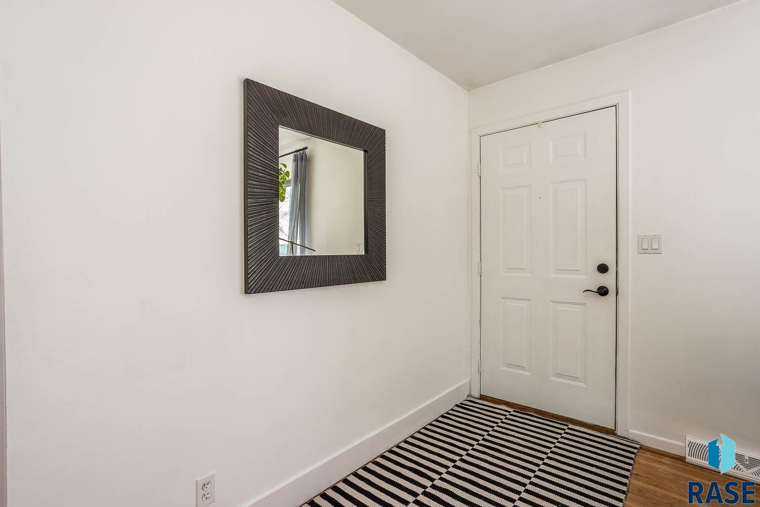 3113 S Jefferson Ave Avenue #RESIDENCE 205, Sioux Falls, New Jersey image 4
