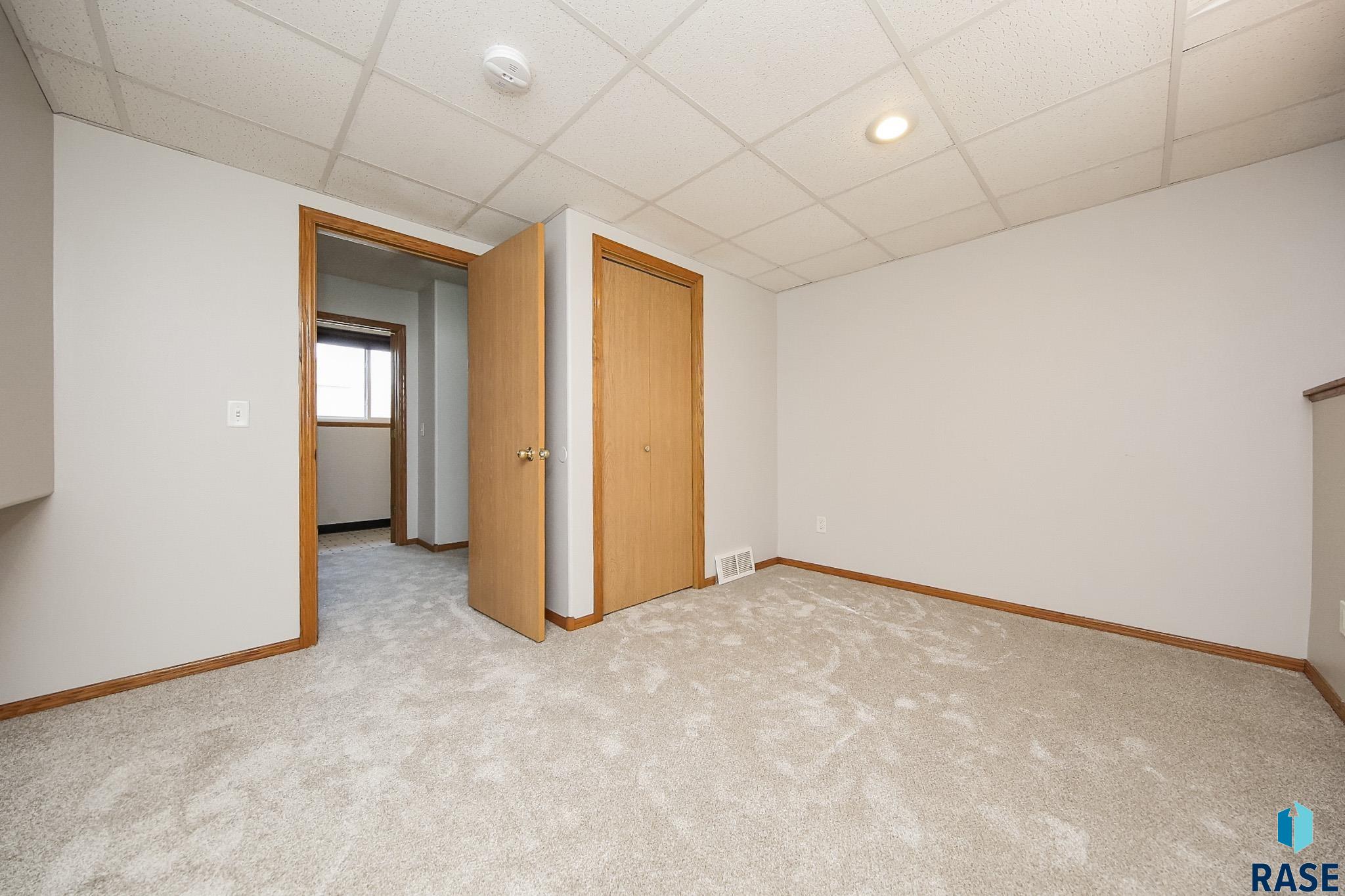 2008 S Hillview Rd Road, Sioux Falls, New Jersey image 24
