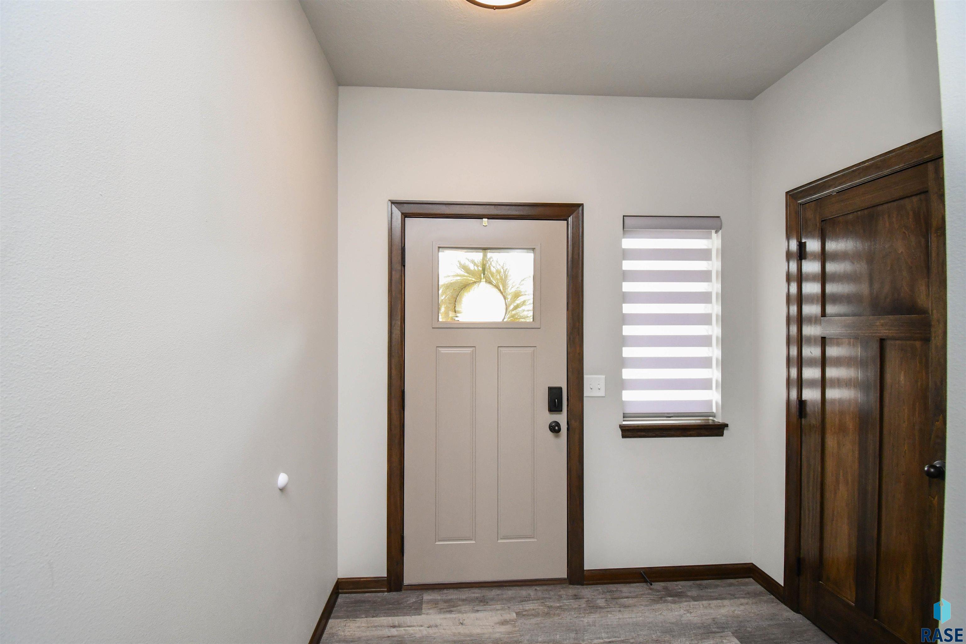 2568 E Meadowside Pl Place, Sioux Falls, New Jersey image 5