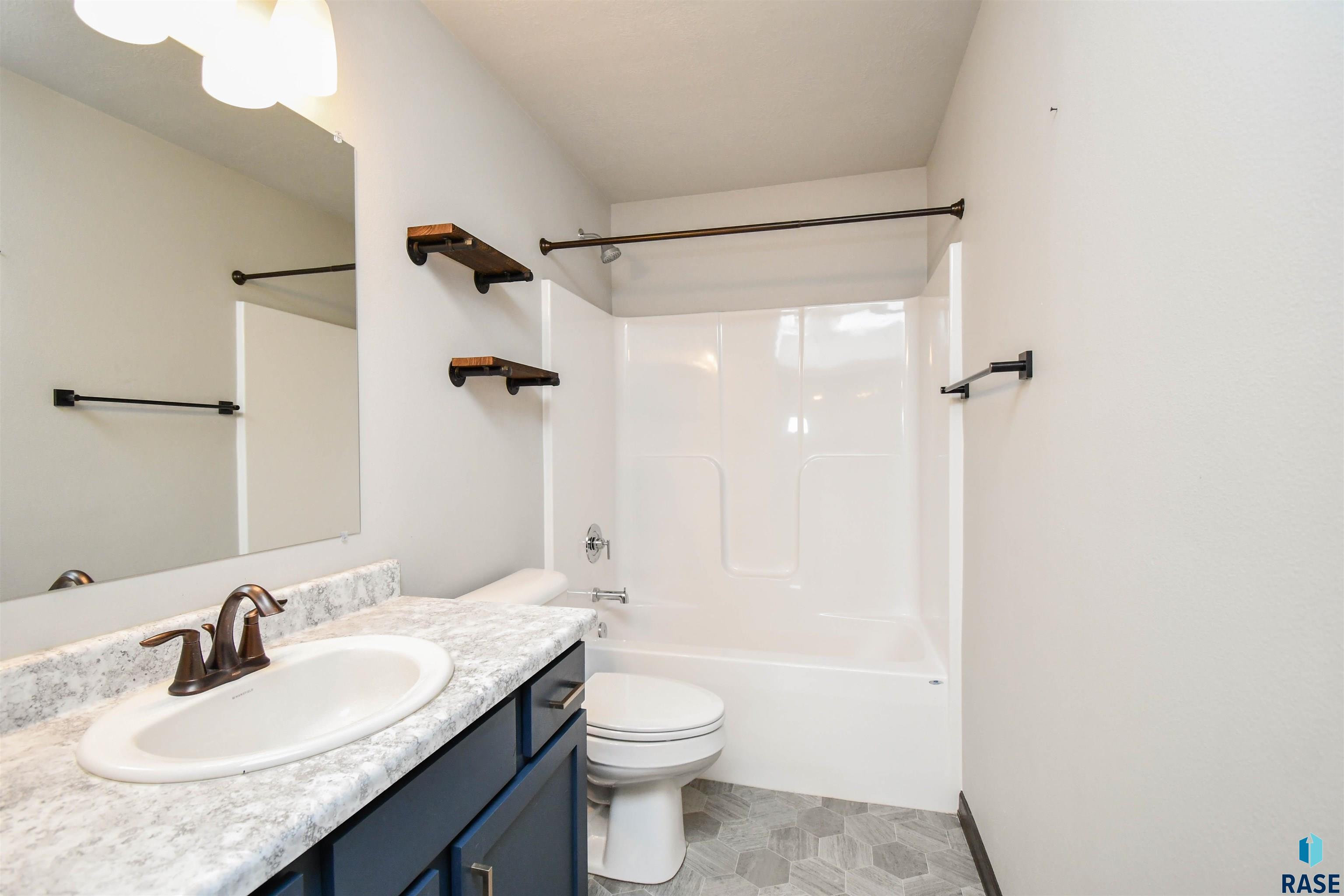 2568 E Meadowside Pl Place, Sioux Falls, New Jersey image 31