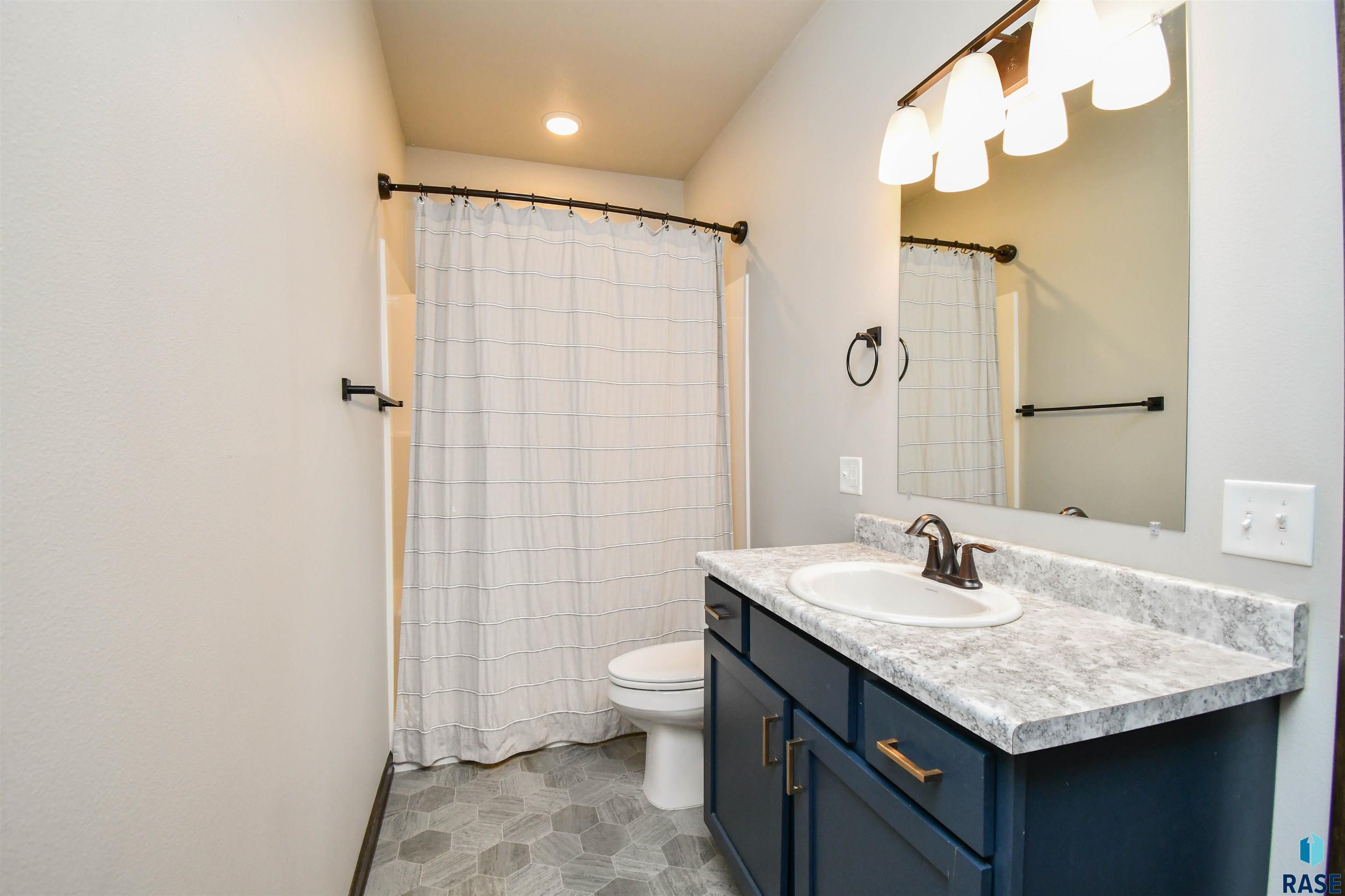 2568 E Meadowside Pl Place, Sioux Falls, New Jersey image 22