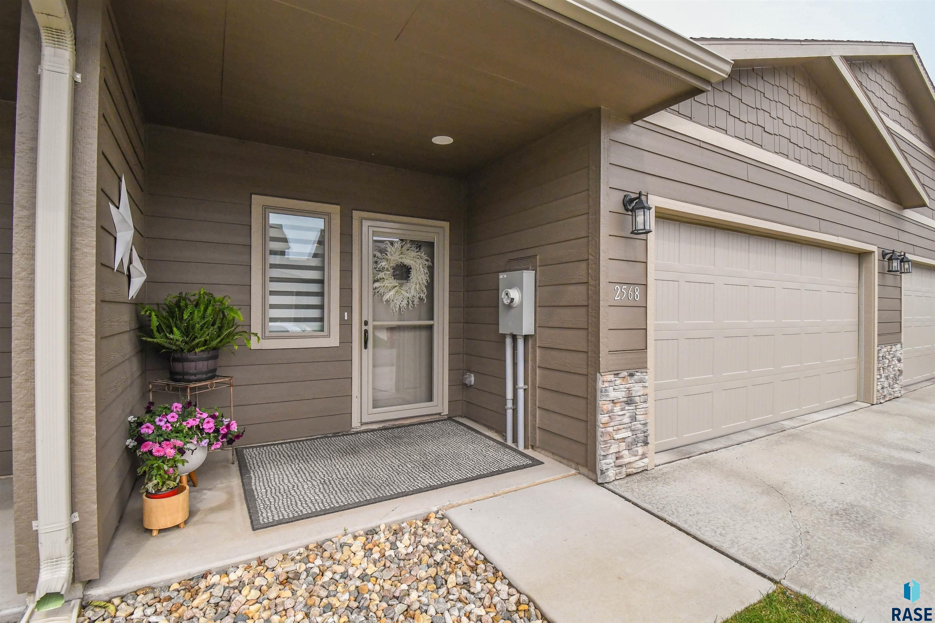 2568 E Meadowside Pl Place, Sioux Falls, New Jersey image 3