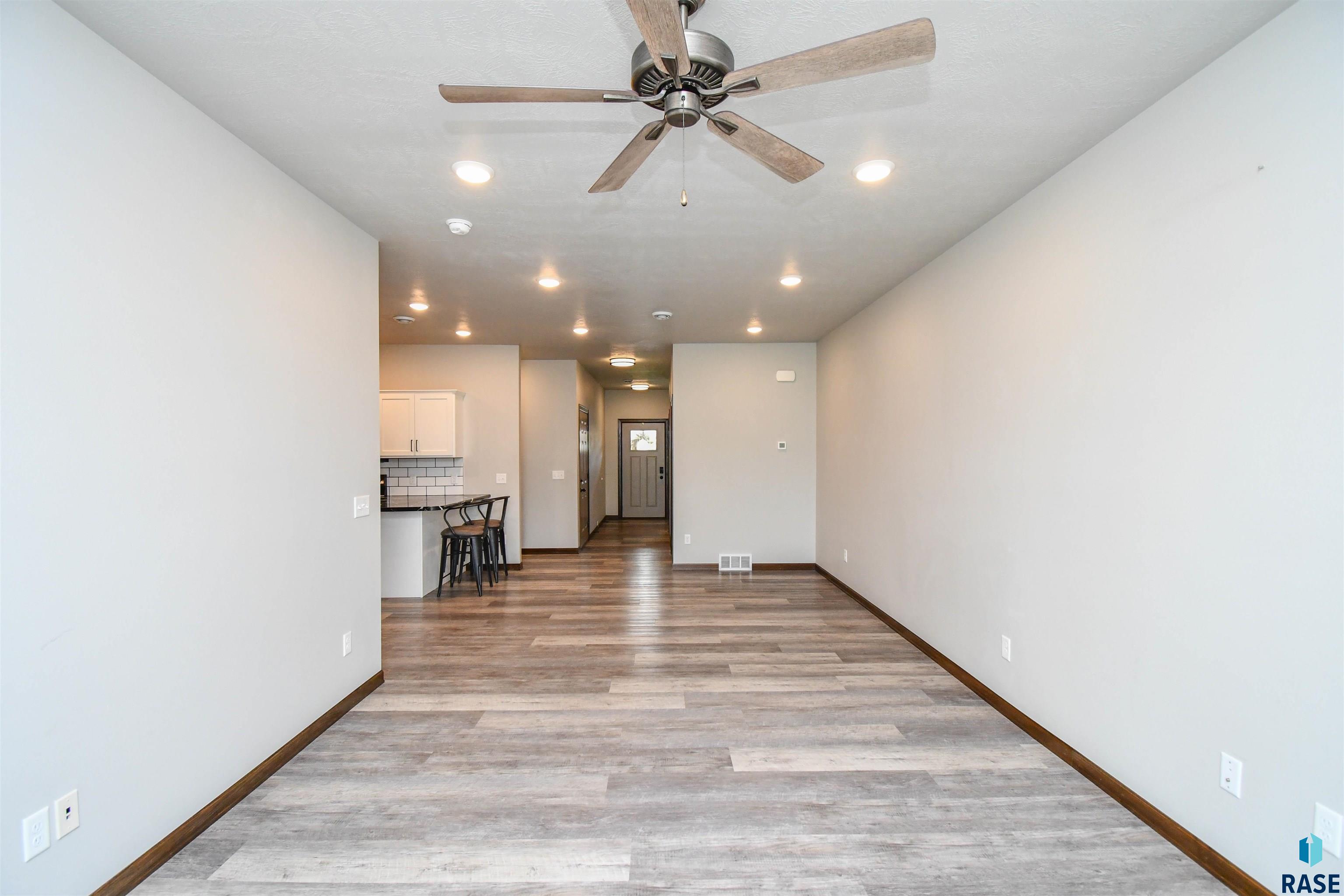 2568 E Meadowside Pl Place, Sioux Falls, New Jersey image 17