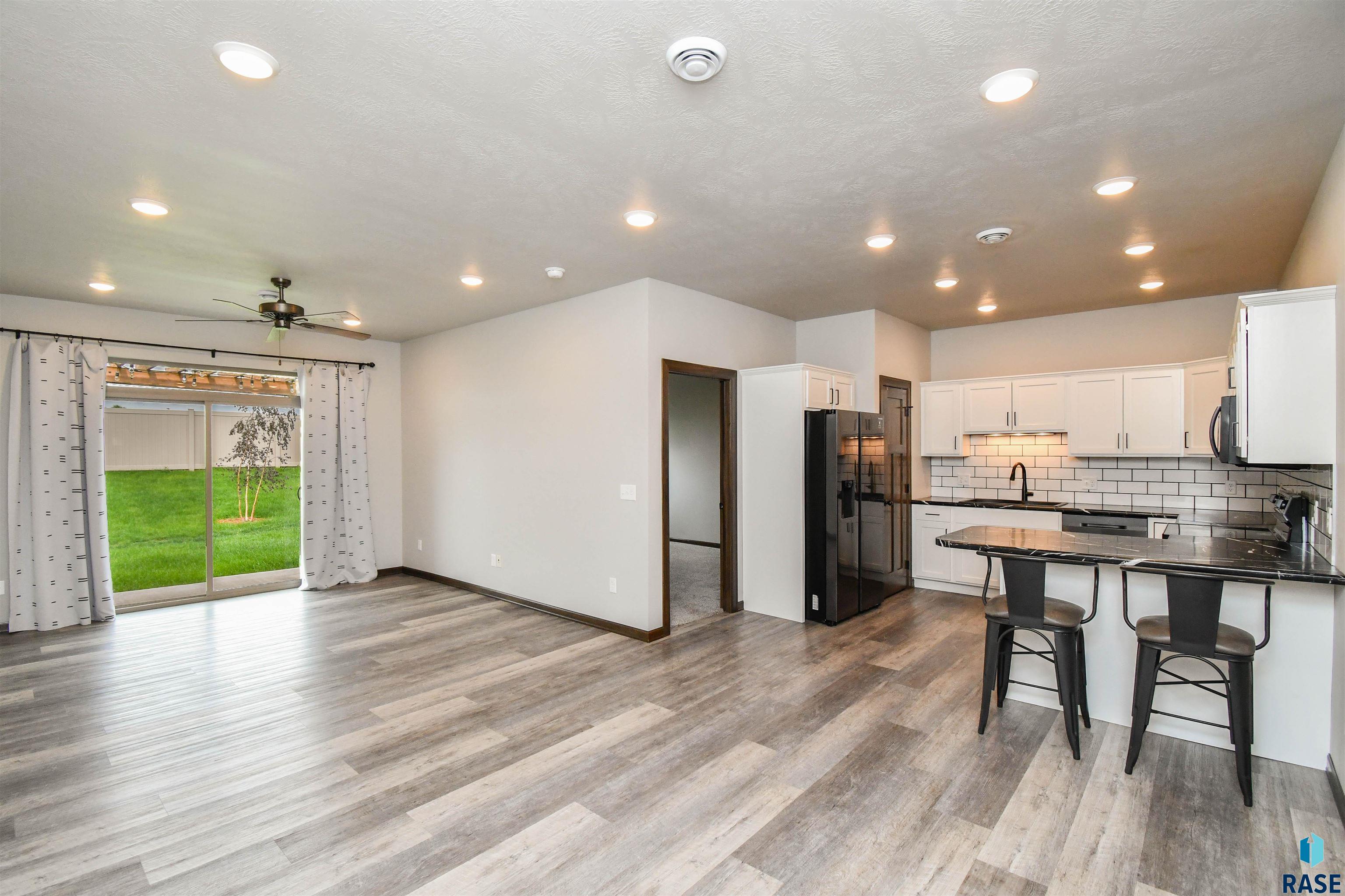 2568 E Meadowside Pl Place, Sioux Falls, New Jersey image 12