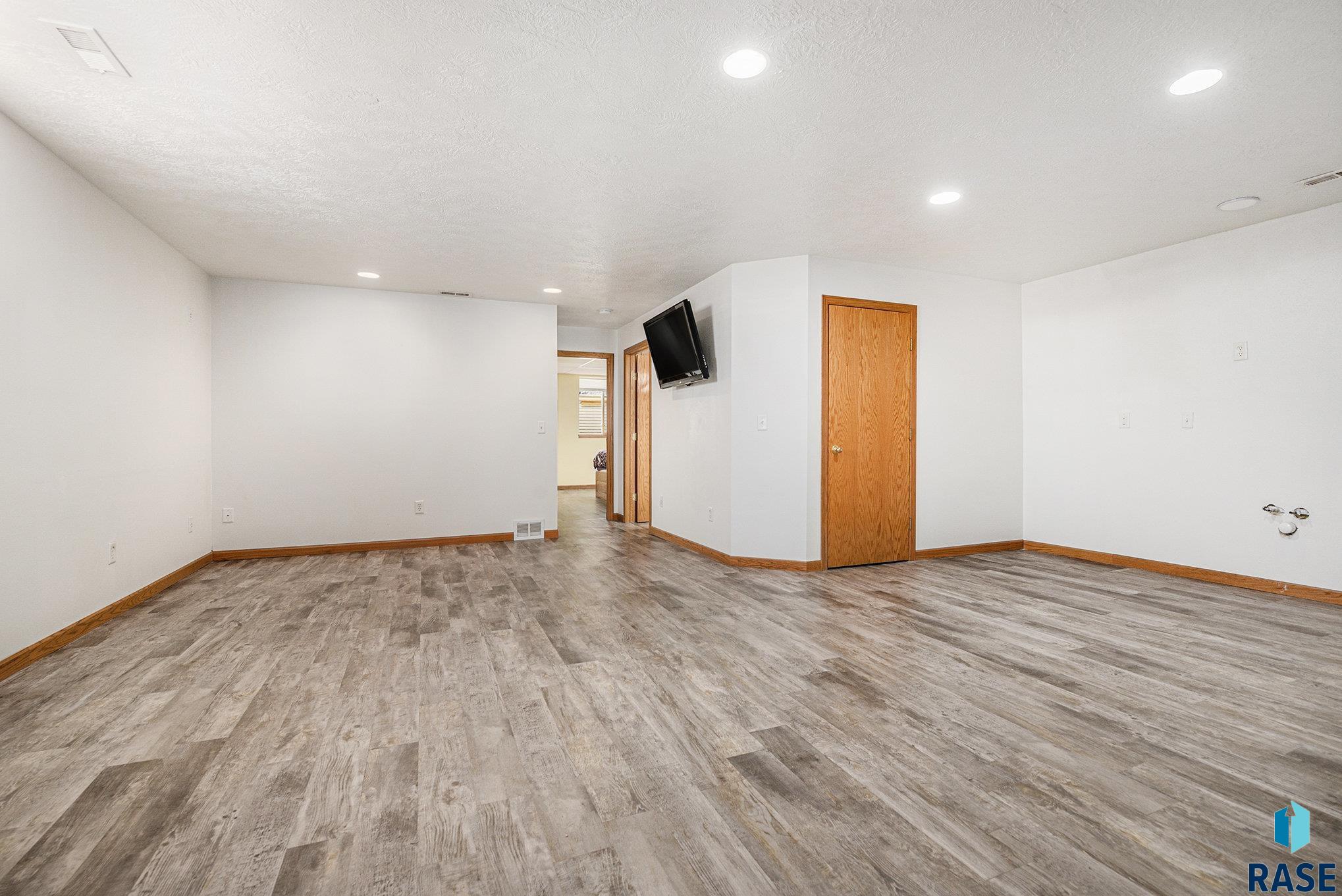 46788 278th St Street, Lennox, South Dakota image 21