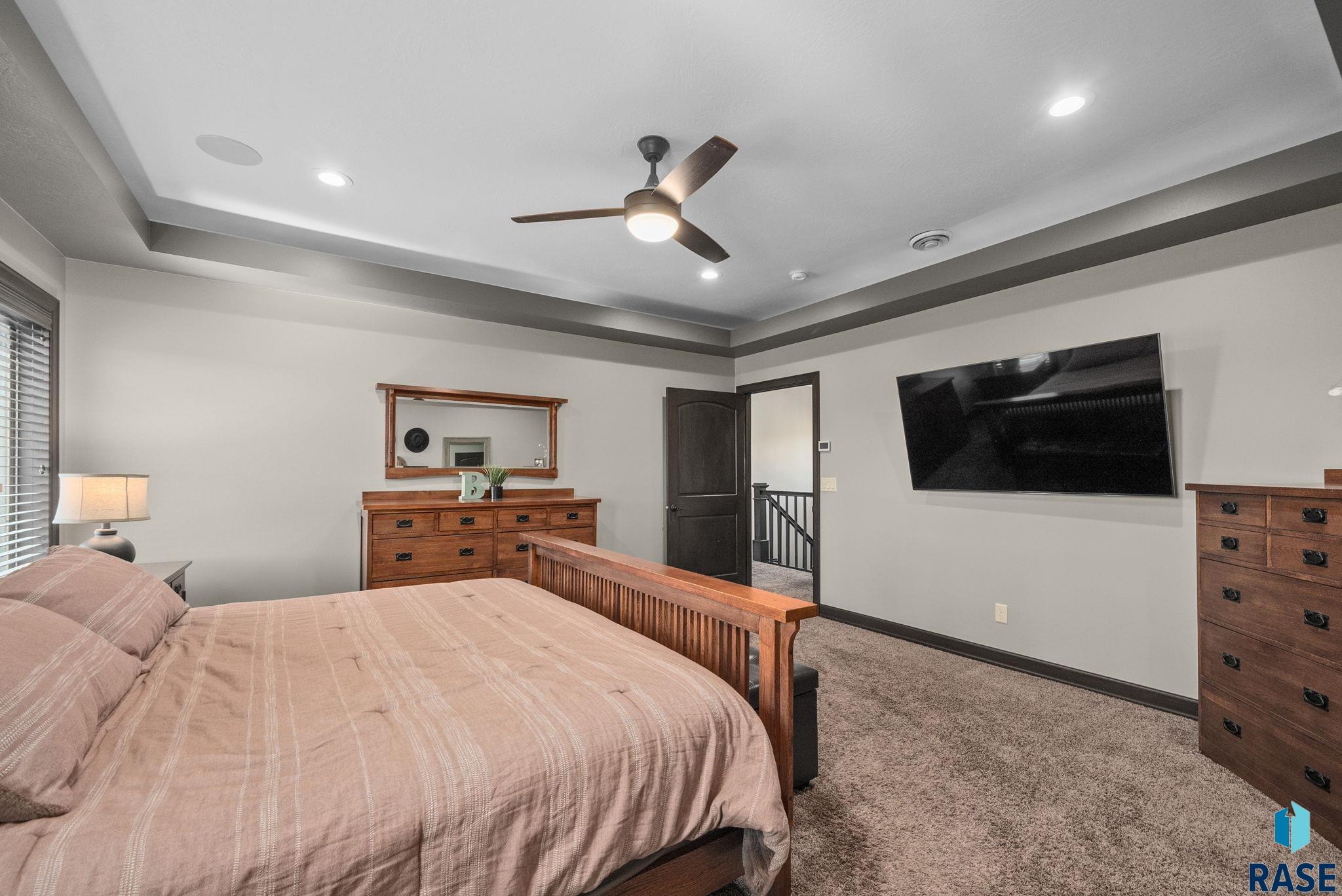 Sioux Falls, South Dakota 57106, United States, 7 Bedrooms Bedrooms, ,4 BathroomsBathrooms,Residential,Active,135698