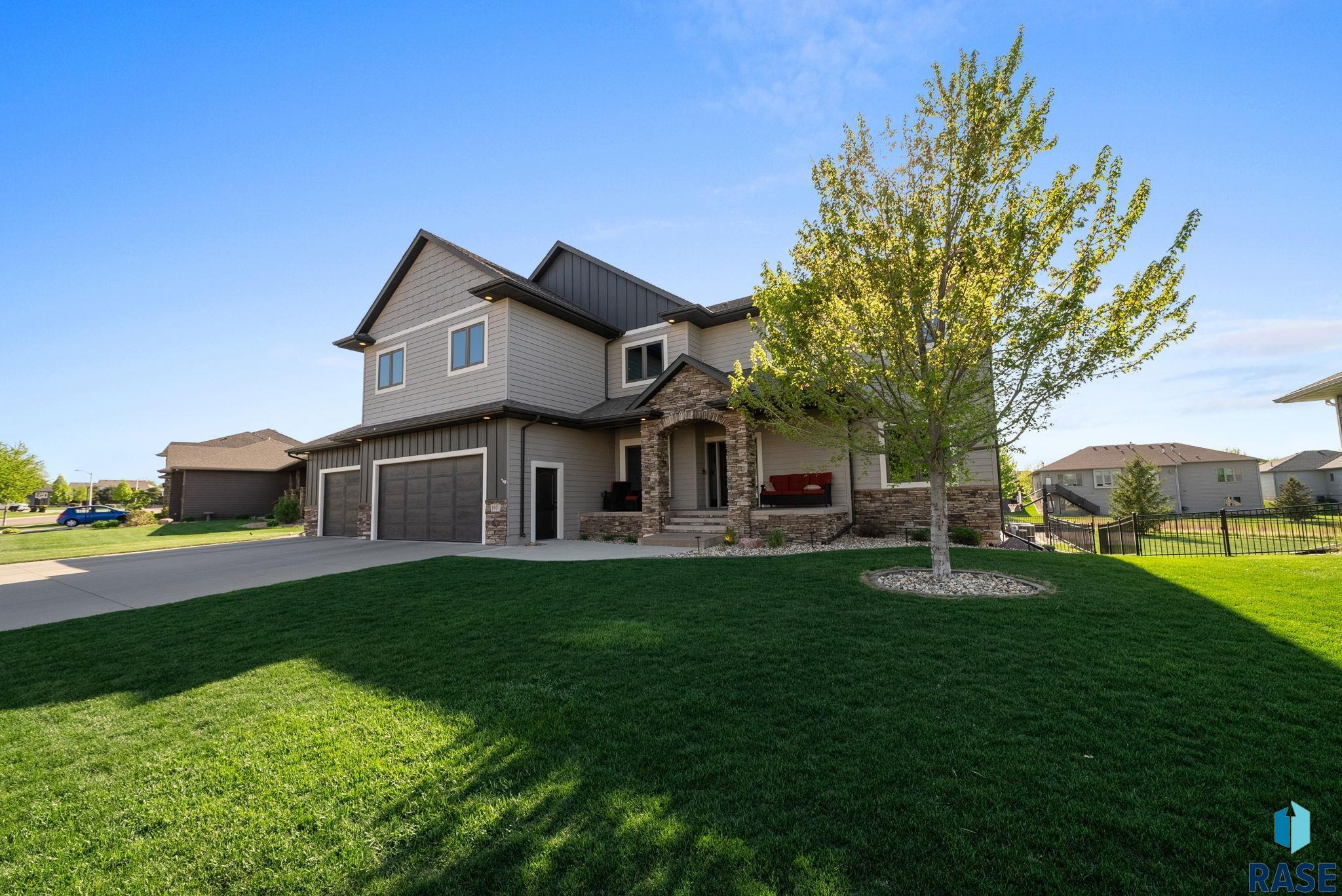 Sioux Falls, South Dakota 57106, United States, 7 Bedrooms Bedrooms, ,4 BathroomsBathrooms,Residential,Active,135698