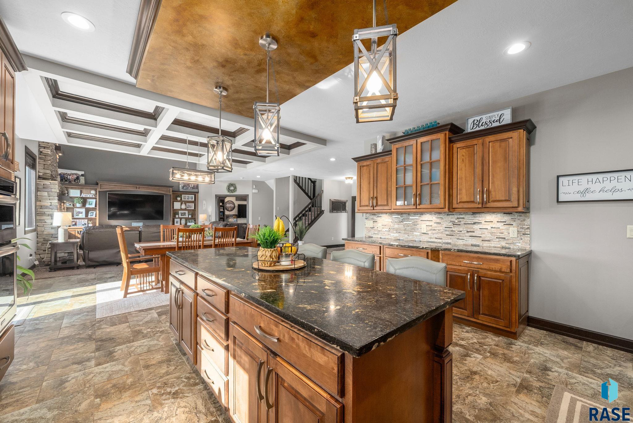 Sioux Falls, South Dakota 57106, United States, 7 Bedrooms Bedrooms, ,4 BathroomsBathrooms,Residential,Active,135698