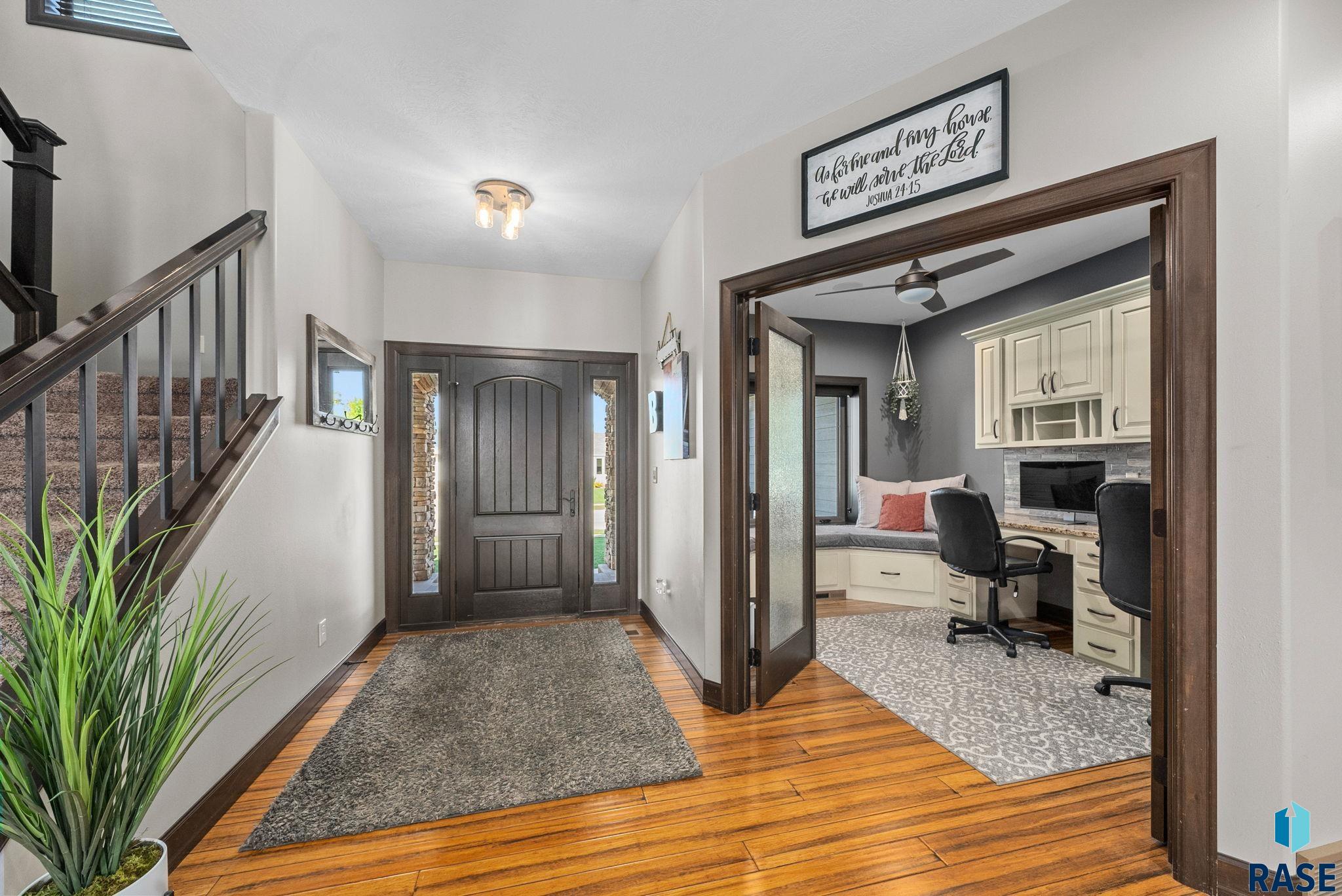 Sioux Falls, South Dakota 57106, United States, 7 Bedrooms Bedrooms, ,4 BathroomsBathrooms,Residential,Active,135698