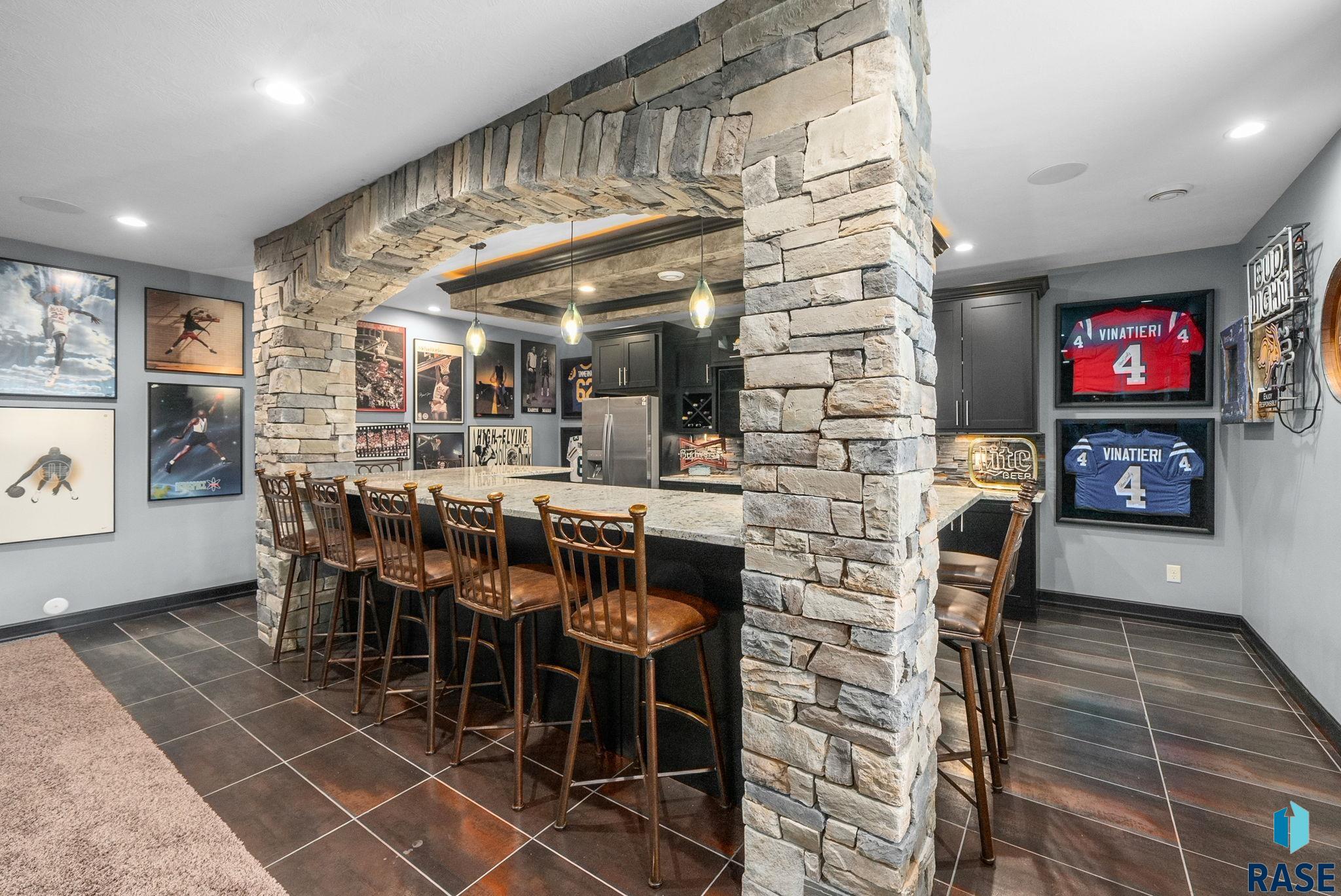 Sioux Falls, South Dakota 57106, United States, 7 Bedrooms Bedrooms, ,4 BathroomsBathrooms,Residential,Active,135698